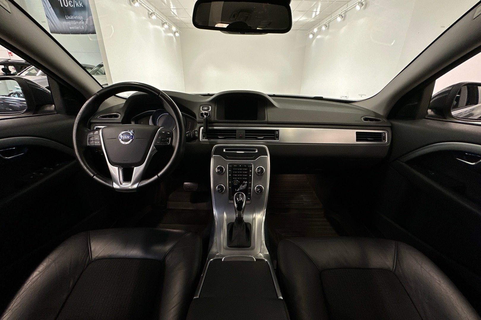 VOLVO V70 2016