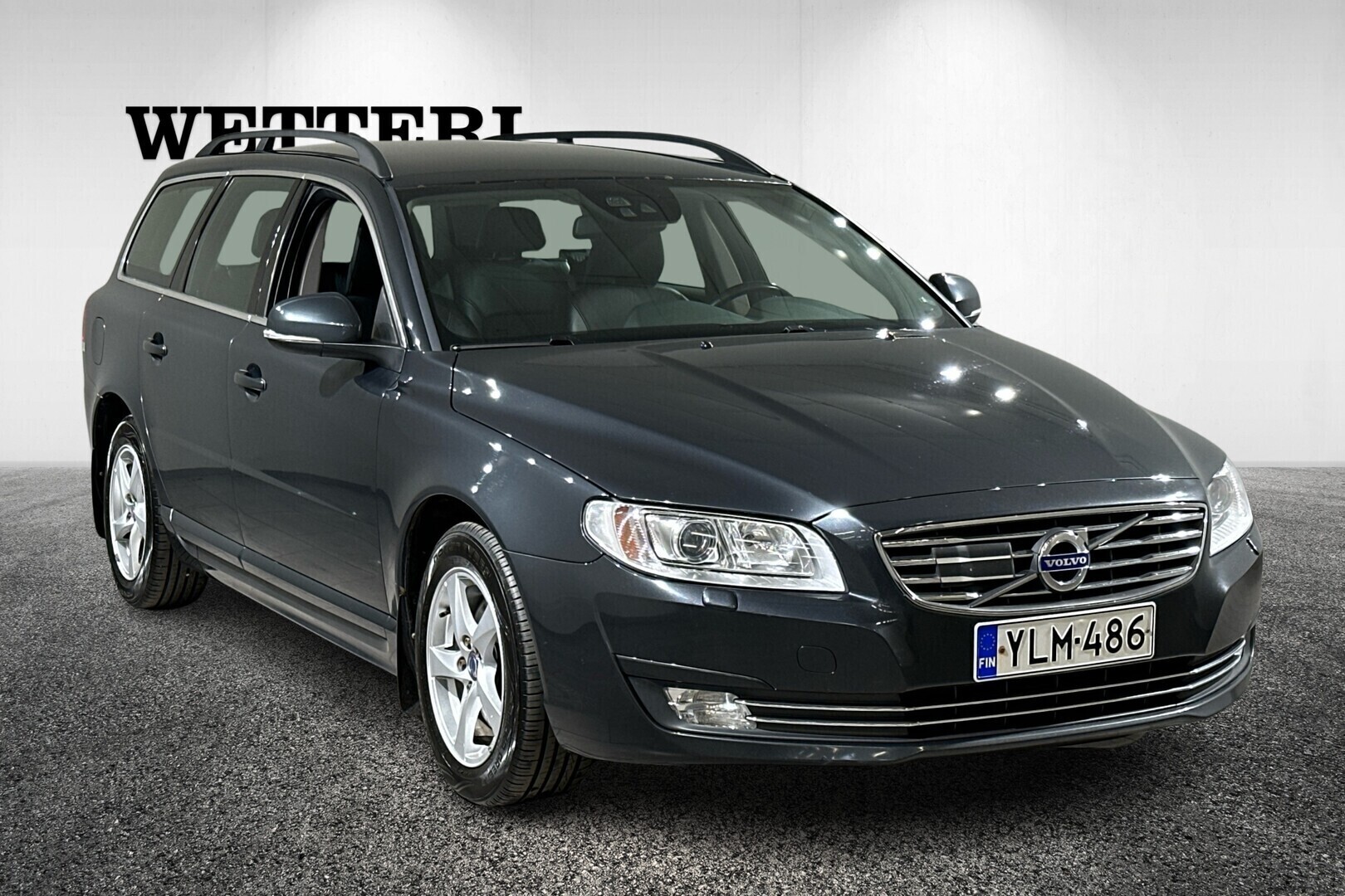 VOLVO V70 2016