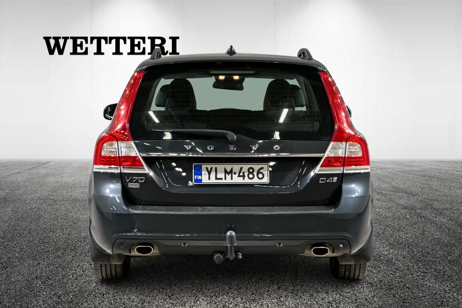 VOLVO V70 2016