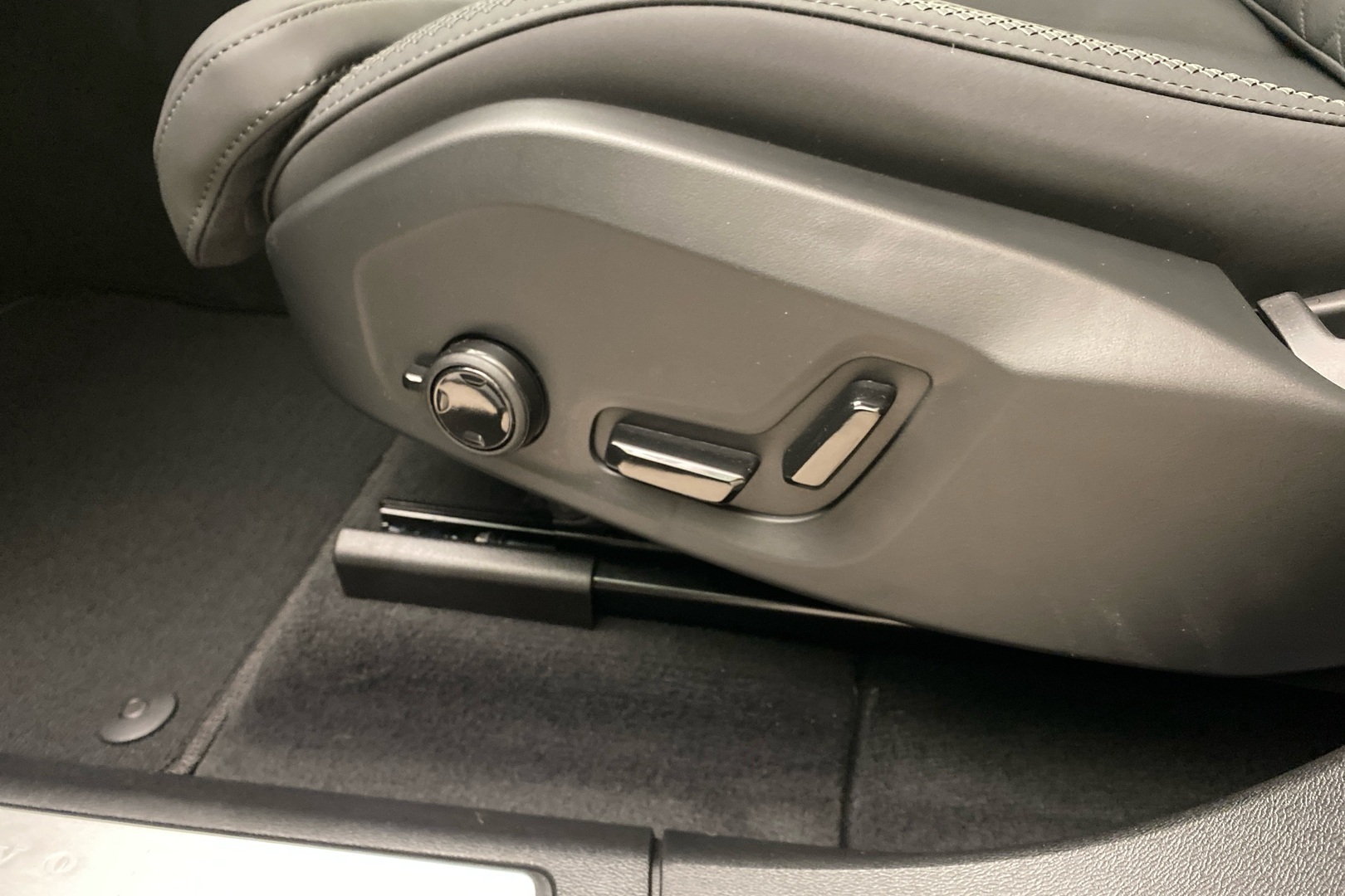 VOLVO XC60 2026