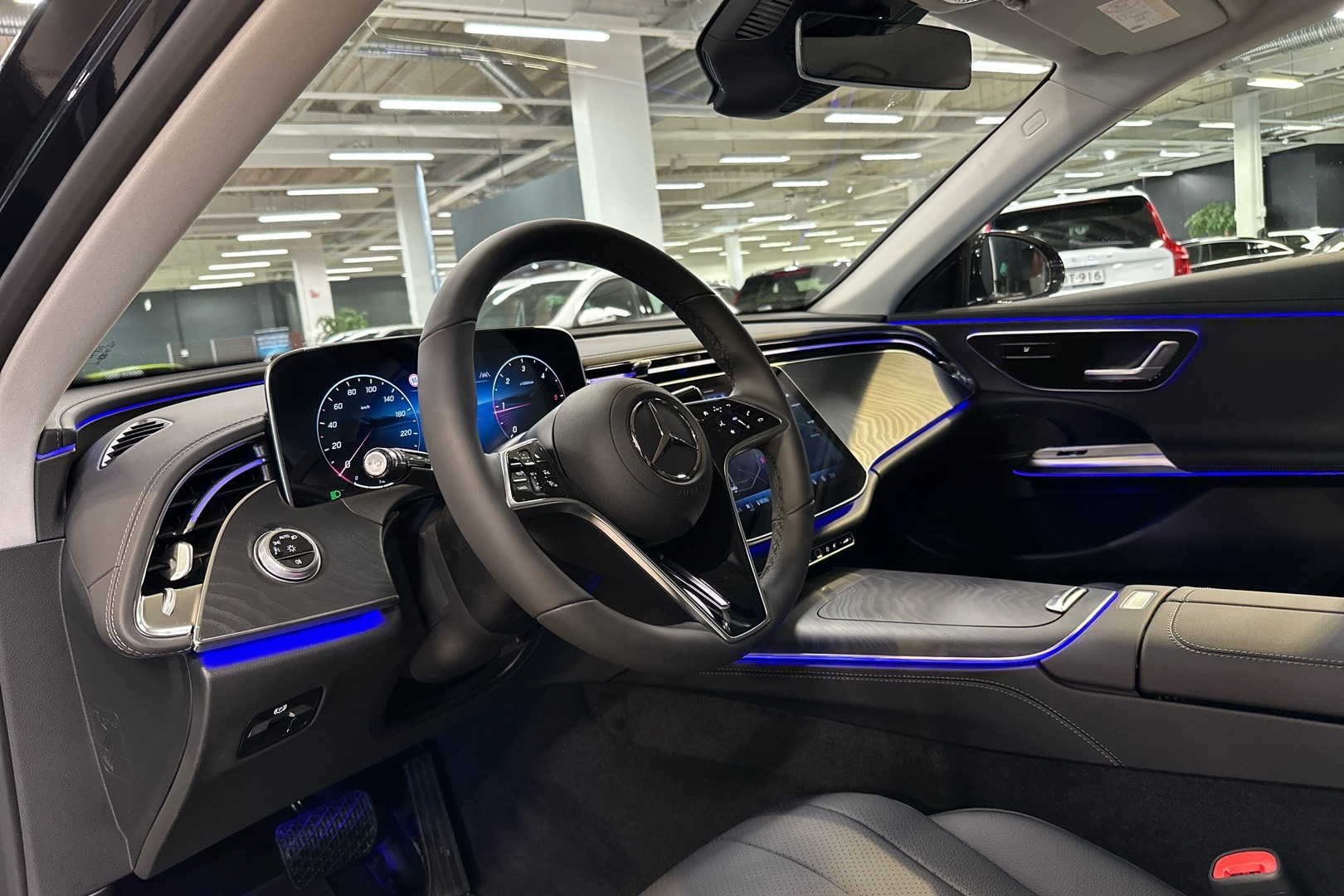 MERCEDES-BENZ E 2026