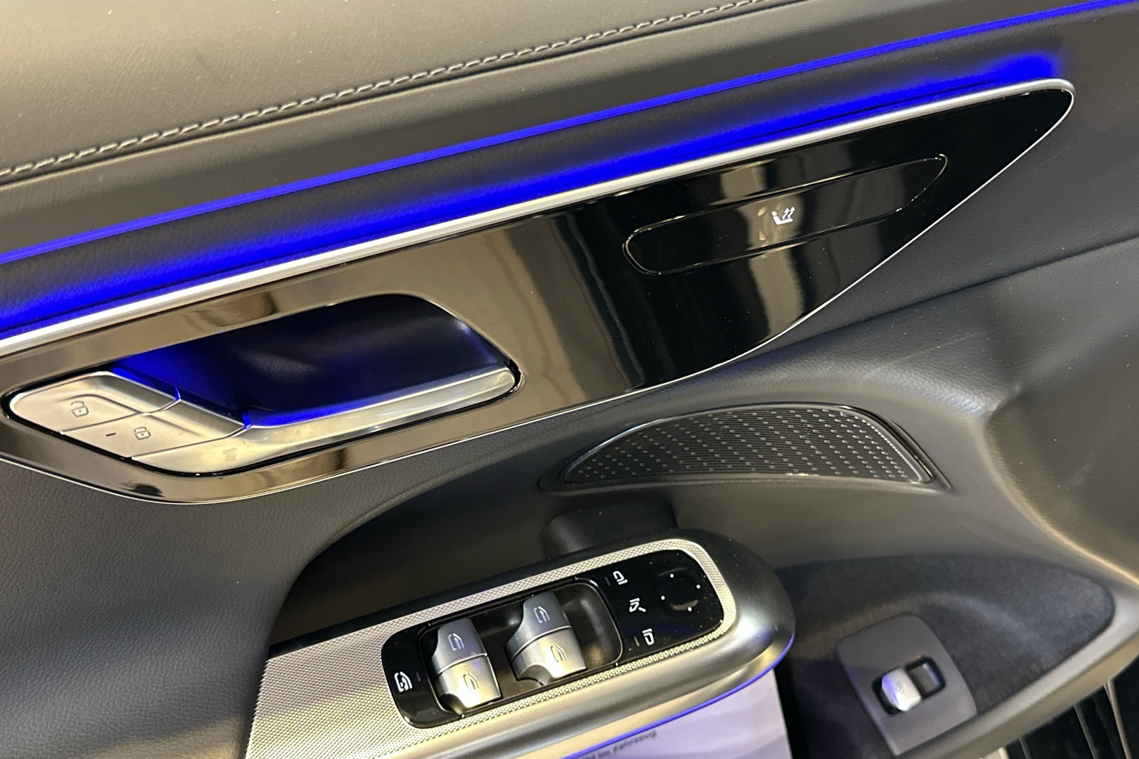 MERCEDES-BENZ E 2026