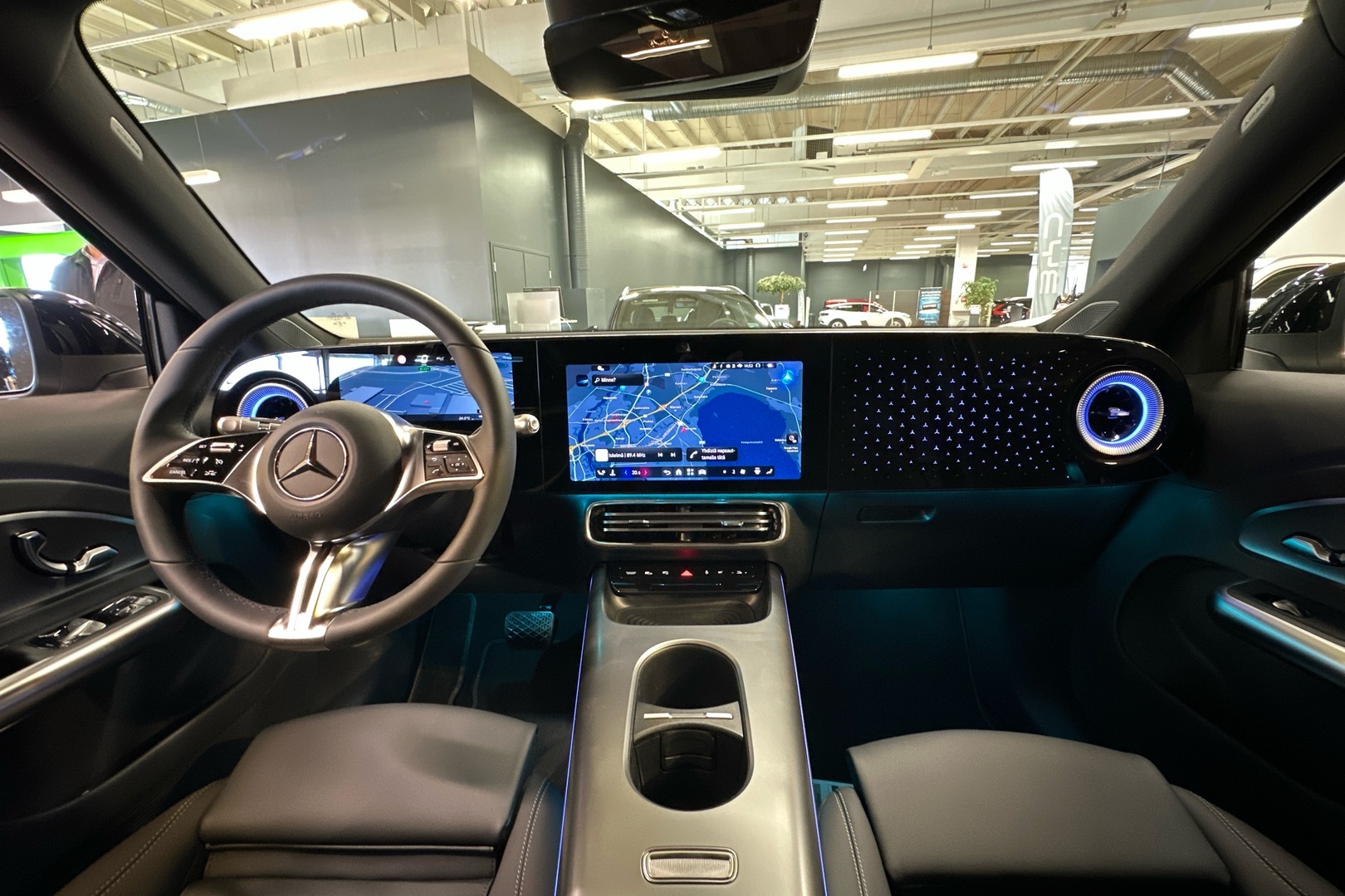 MERCEDES-BENZ GLB 2026