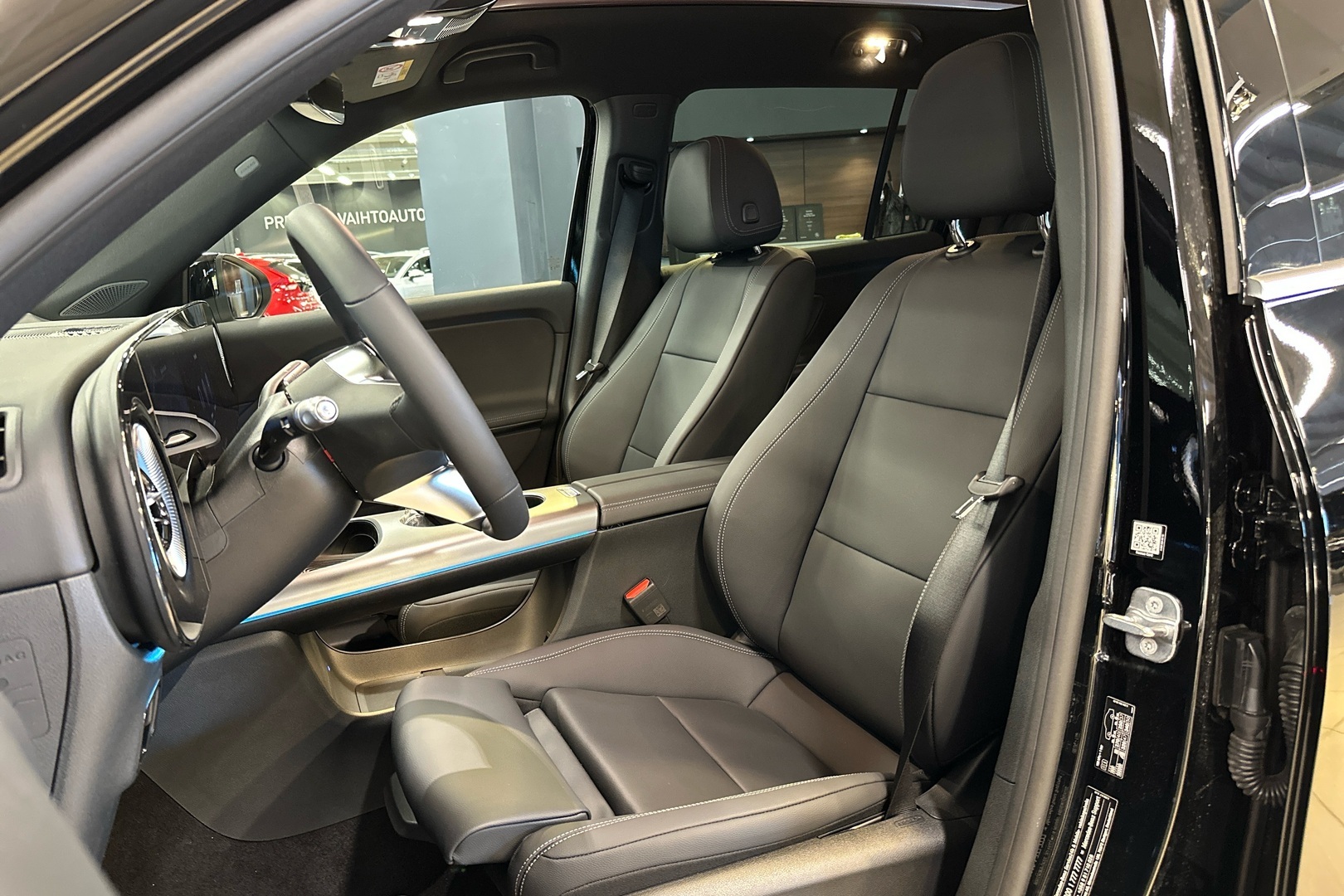 MERCEDES-BENZ GLB 2026