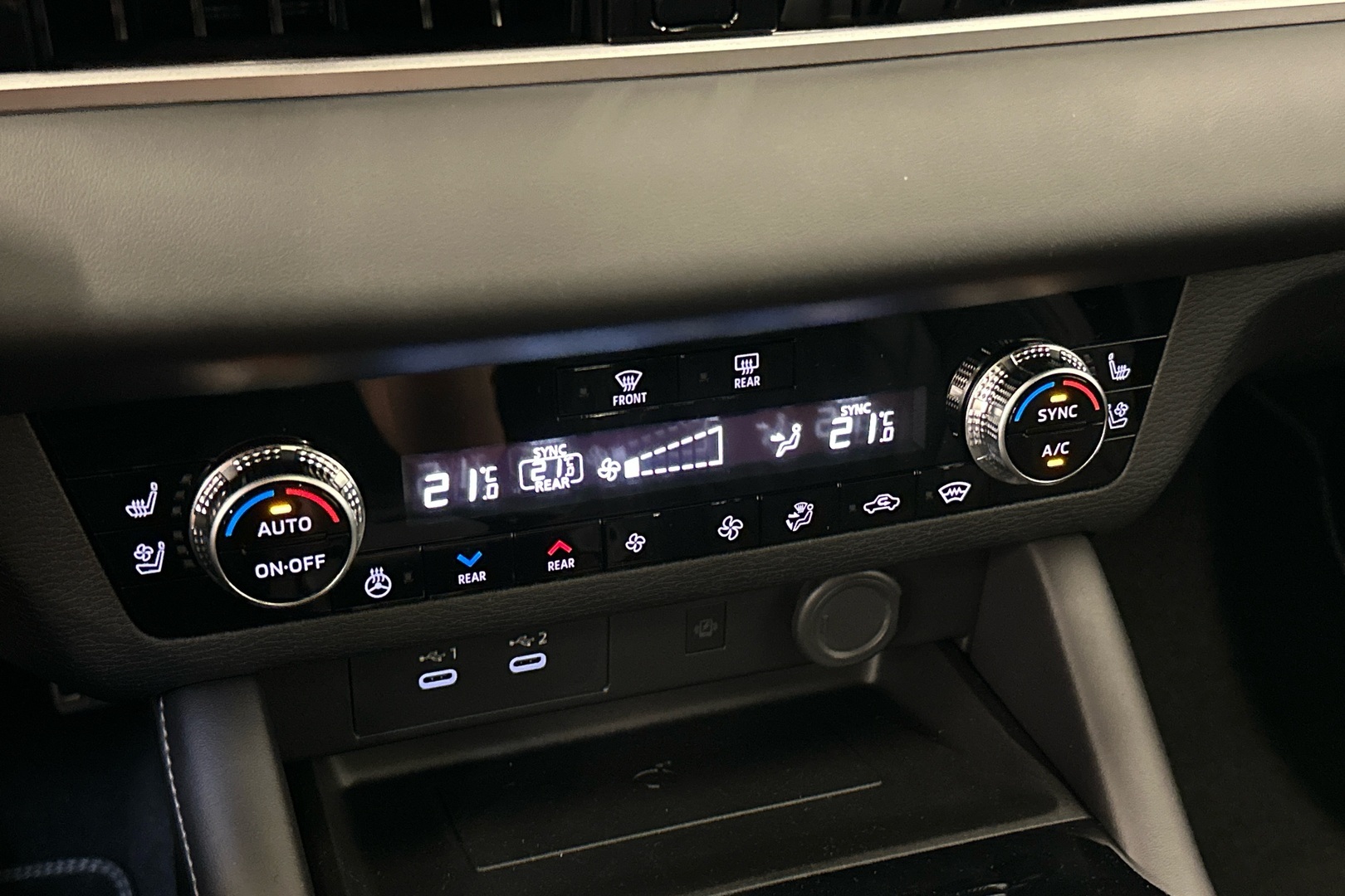 MITSUBISHI Outlander 2026