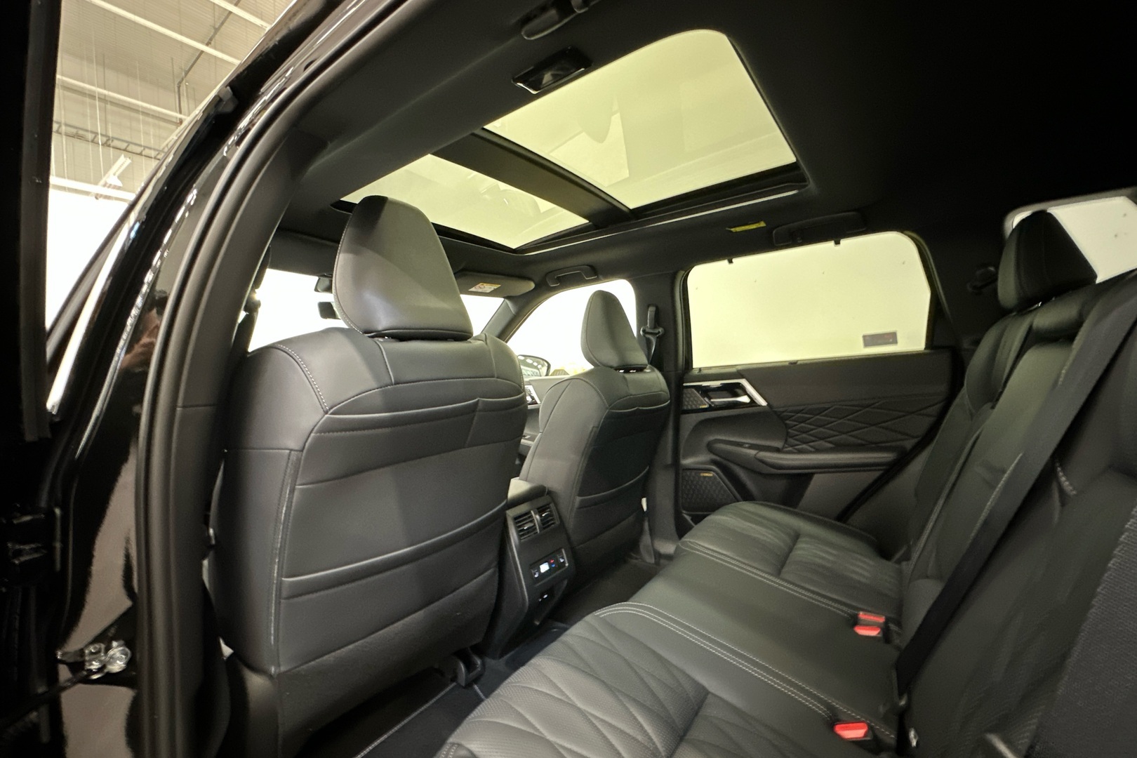 MITSUBISHI Outlander 2026