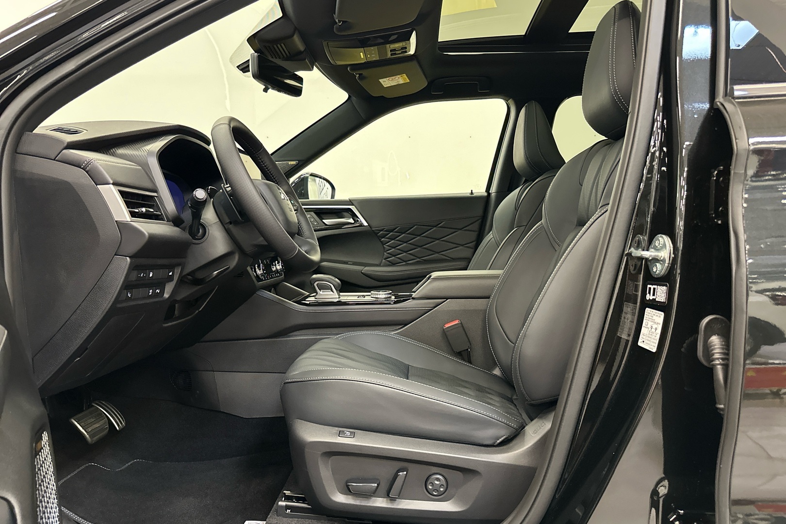 MITSUBISHI Outlander 2026