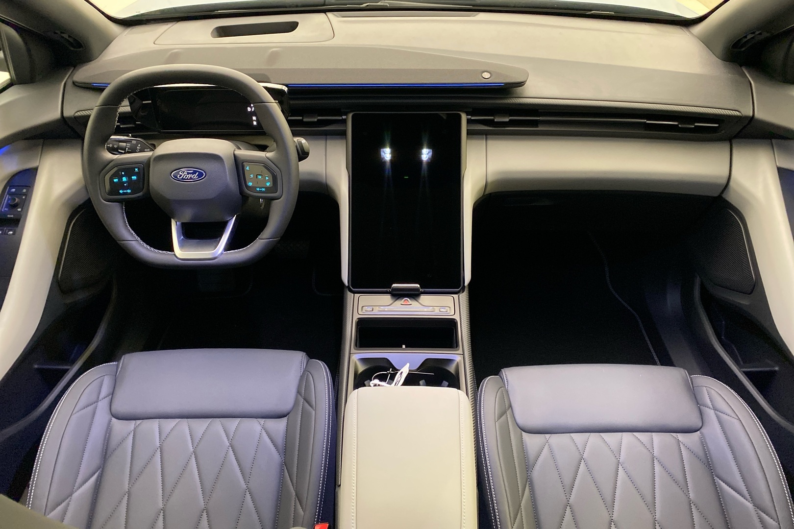 FORD Explorer 2024