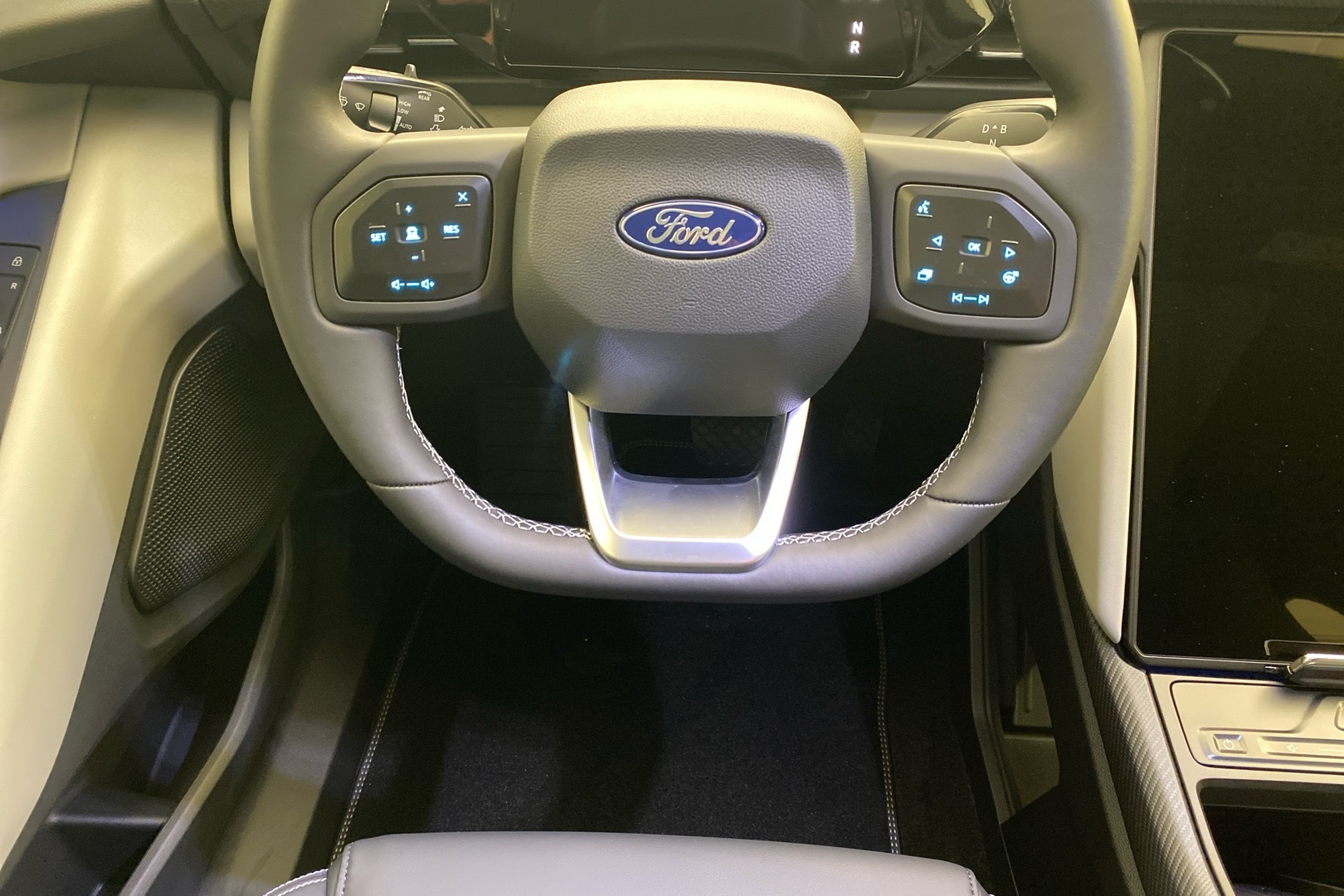 FORD Explorer 2024