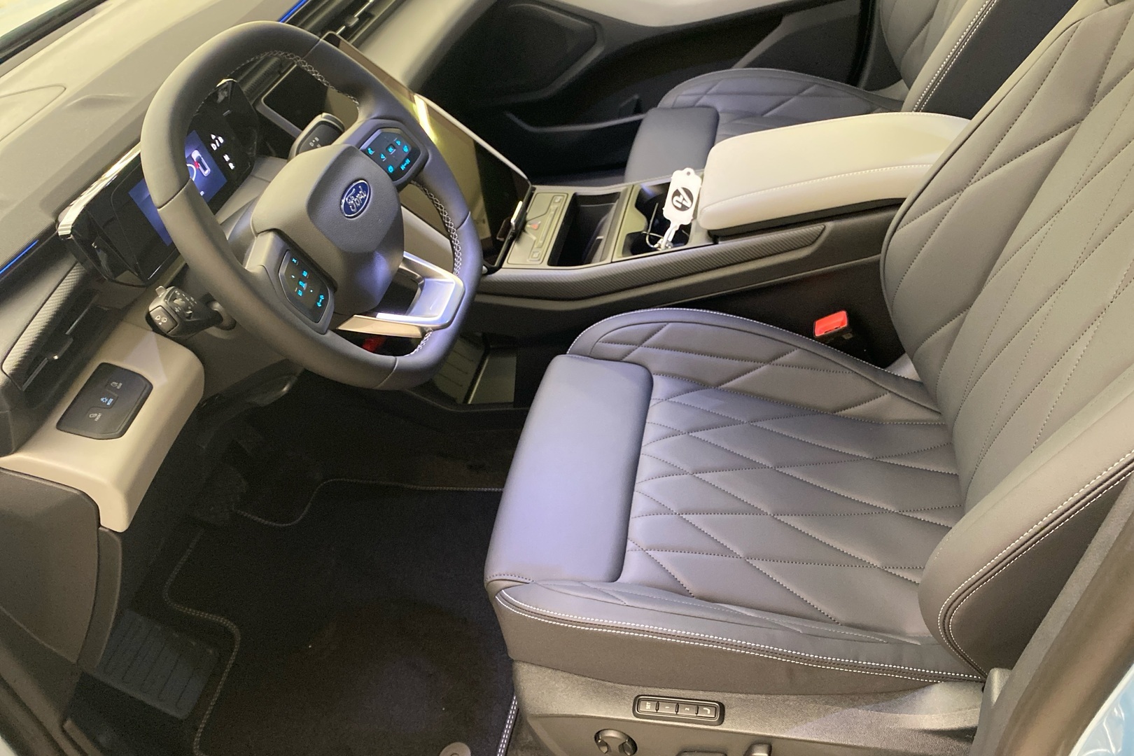 FORD Explorer 2024