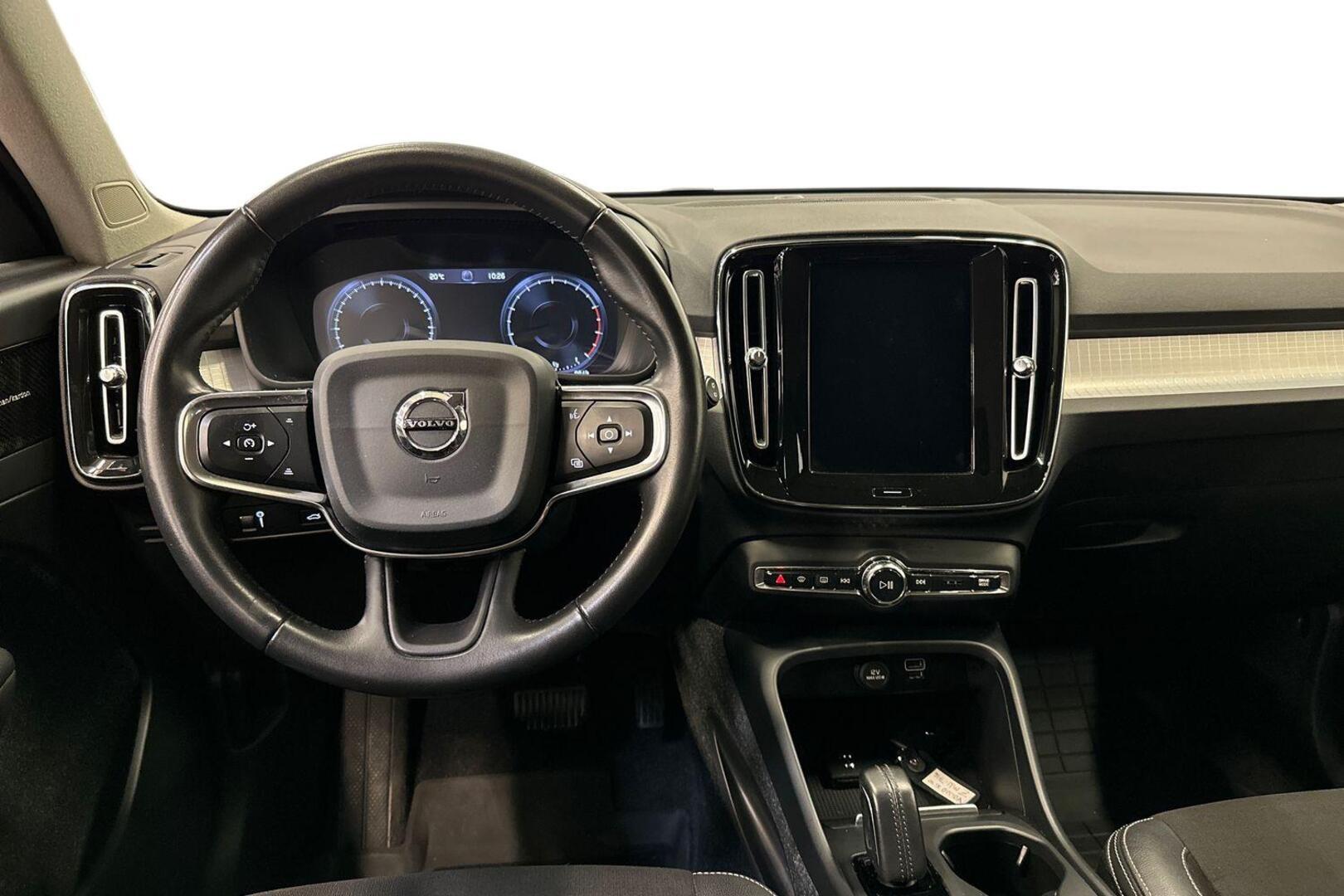 VOLVO XC40 2019
