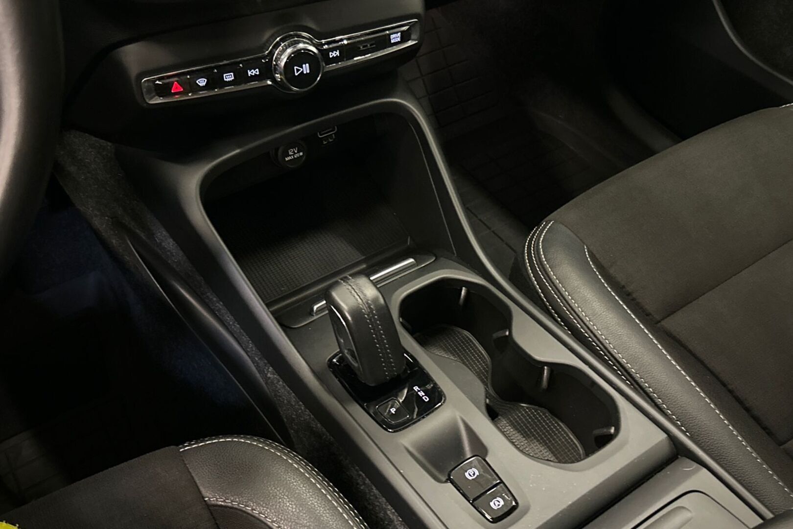 VOLVO XC40 2019