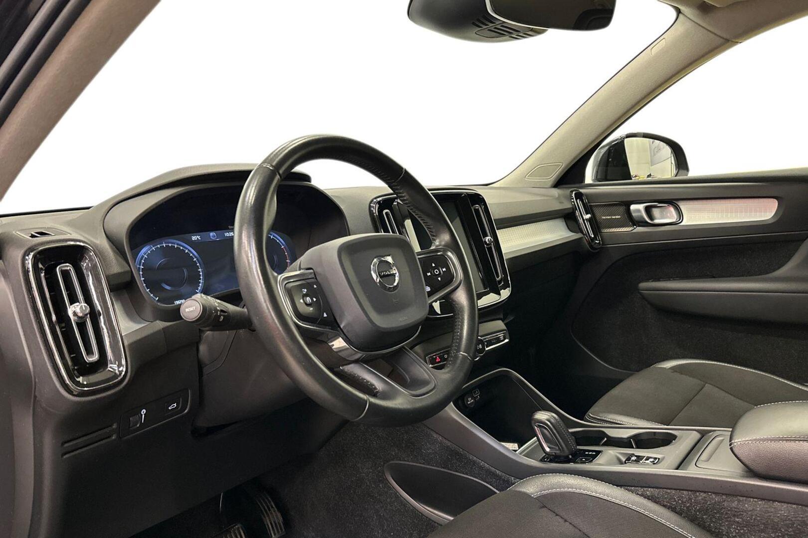 VOLVO XC40 2019