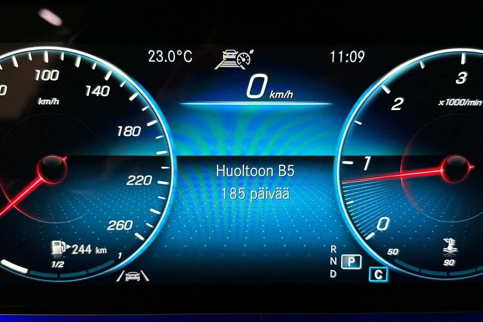 MERCEDES-BENZ E 2021