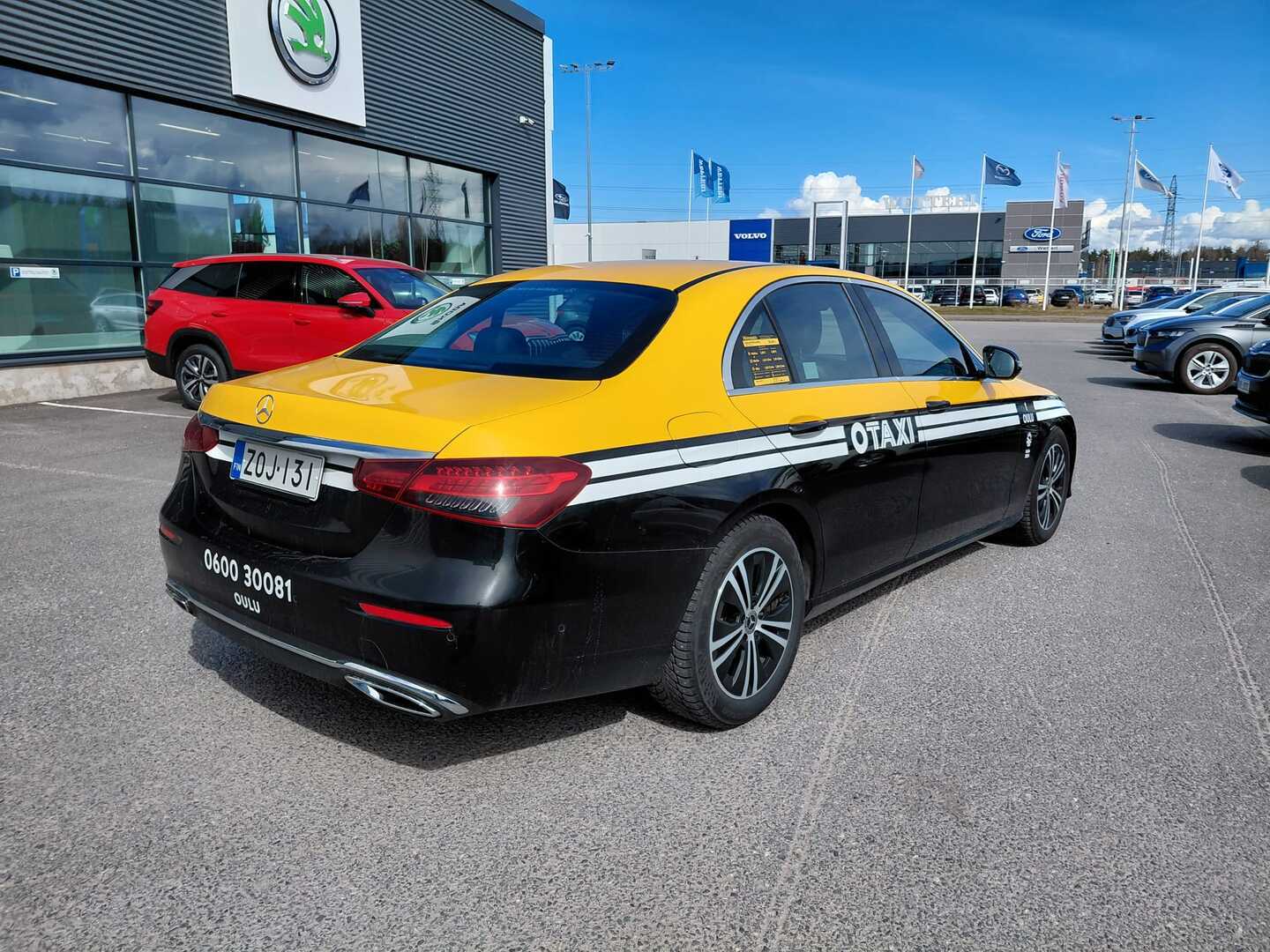 MERCEDES-BENZ E 2022