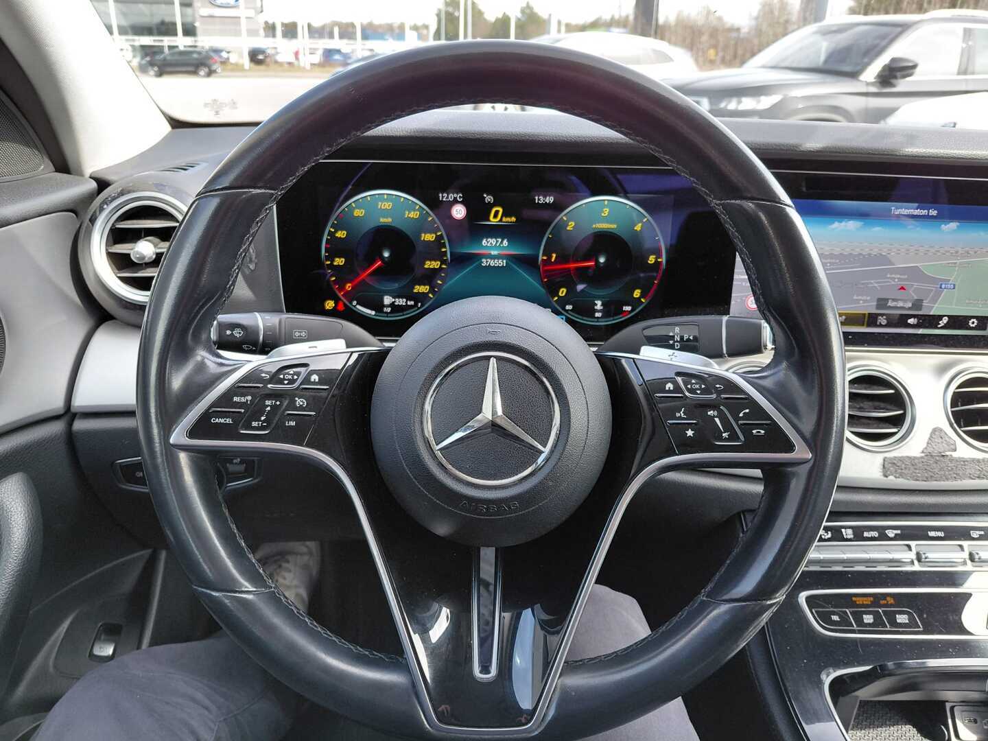 MERCEDES-BENZ E 2022