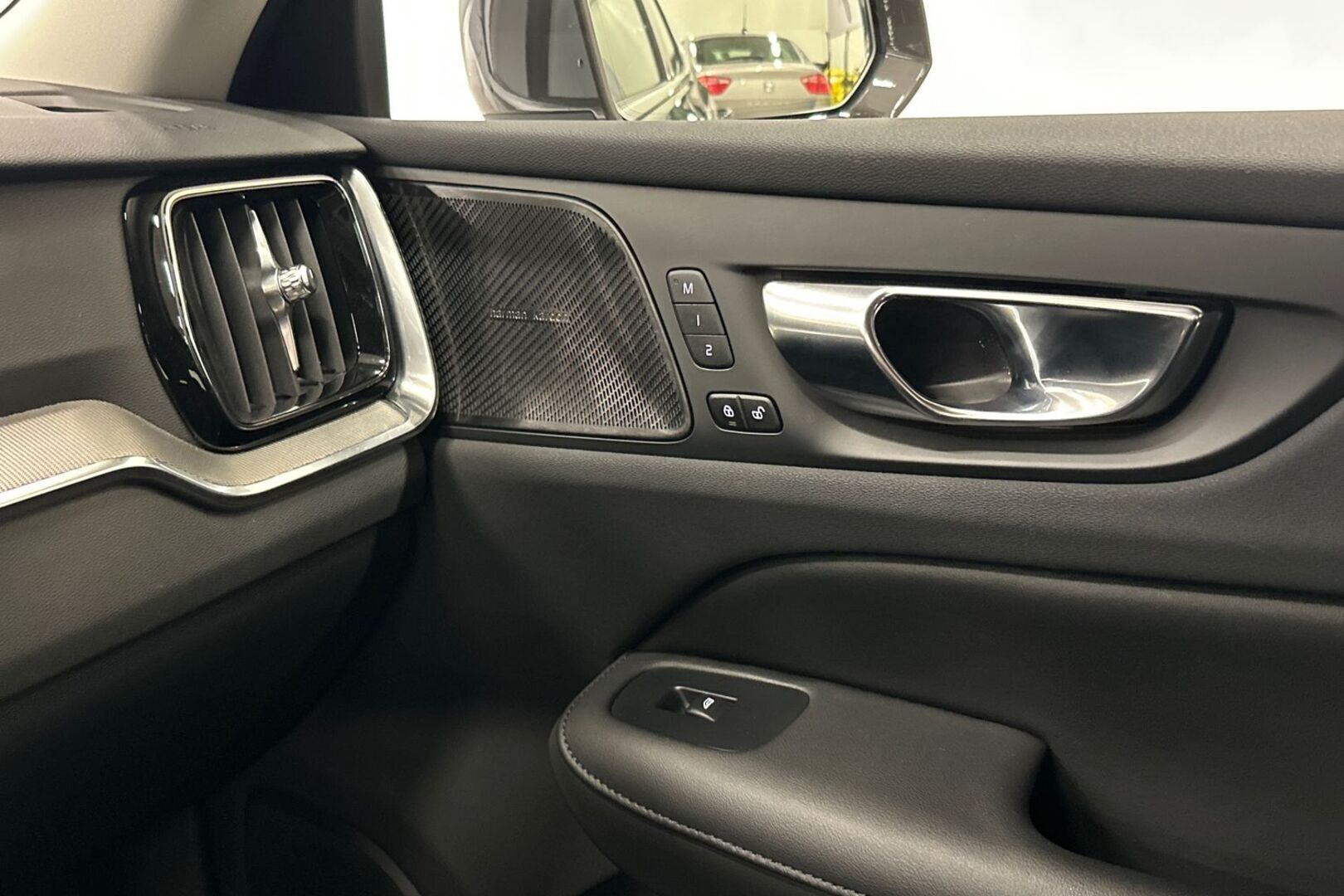VOLVO S60 2023