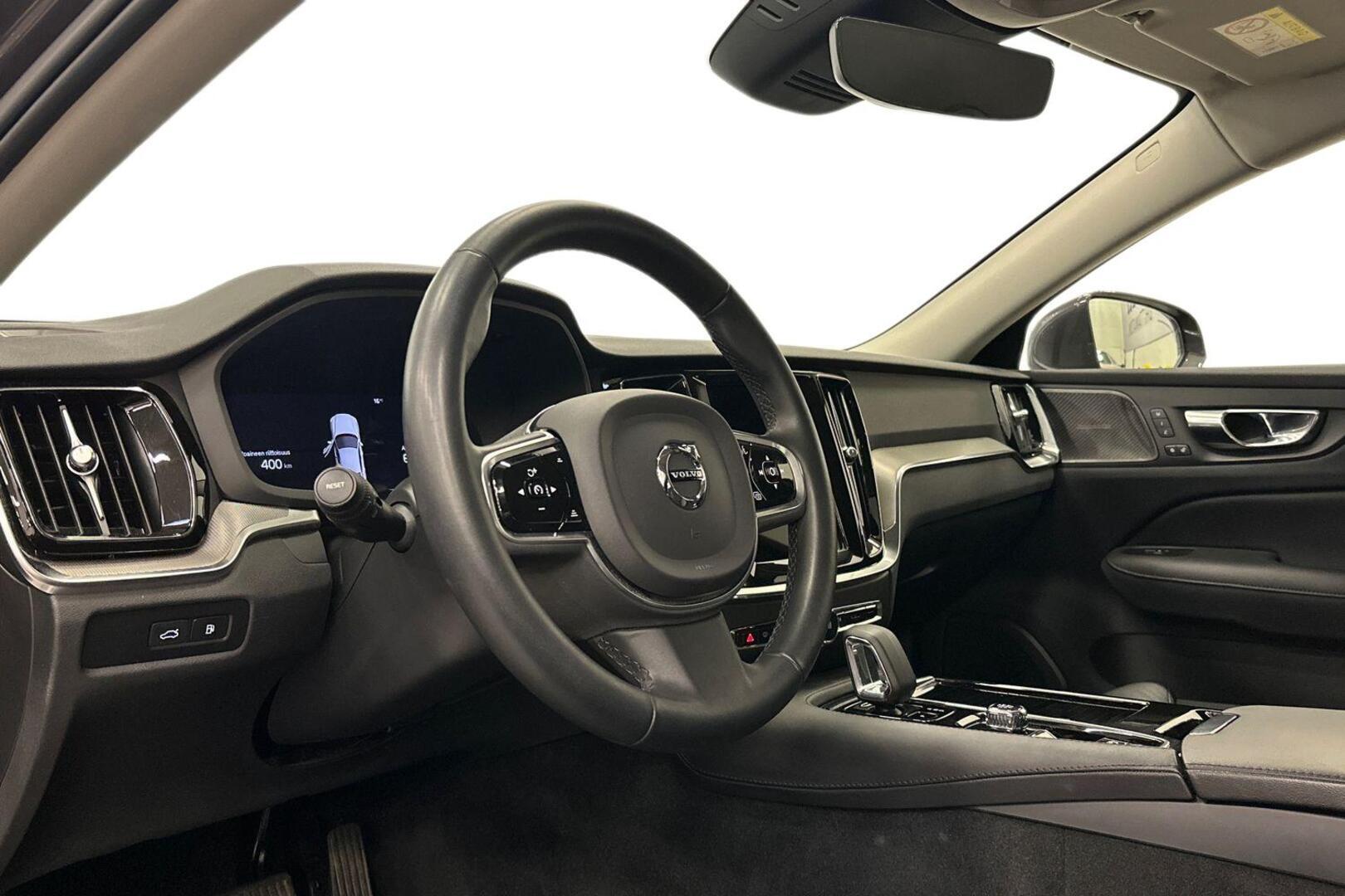 VOLVO S60 2023