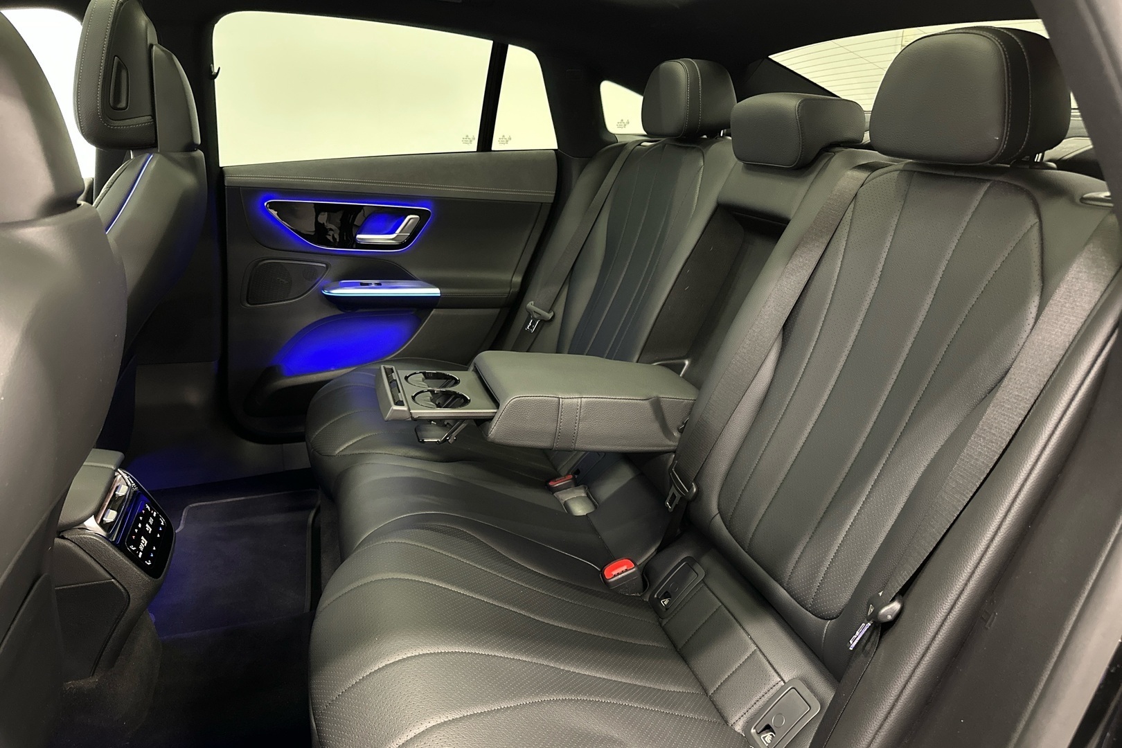 MERCEDES-BENZ EQE 2022