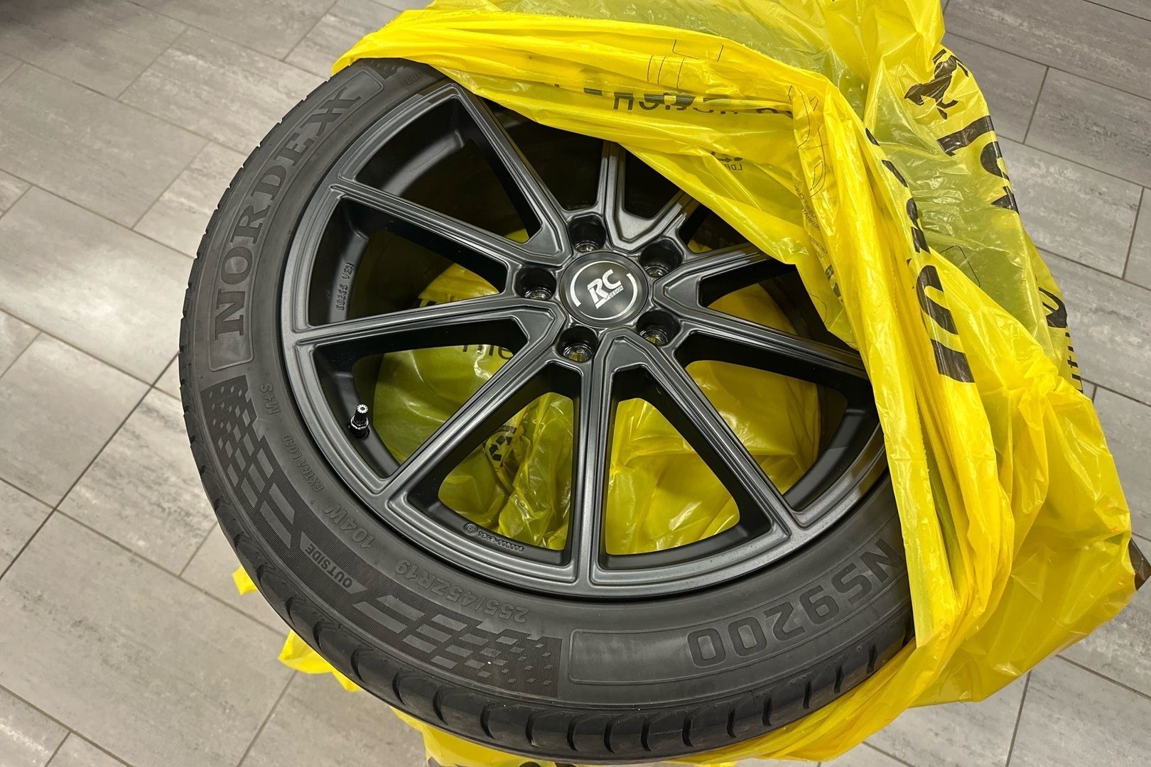 MERCEDES-BENZ EQE 2022