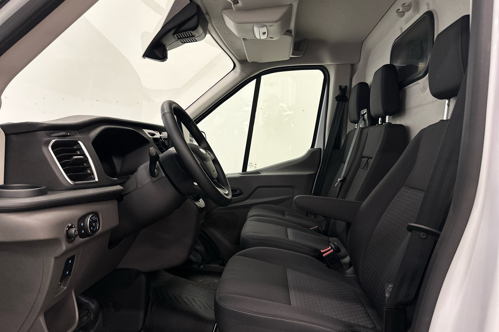 FORD Transit 2025