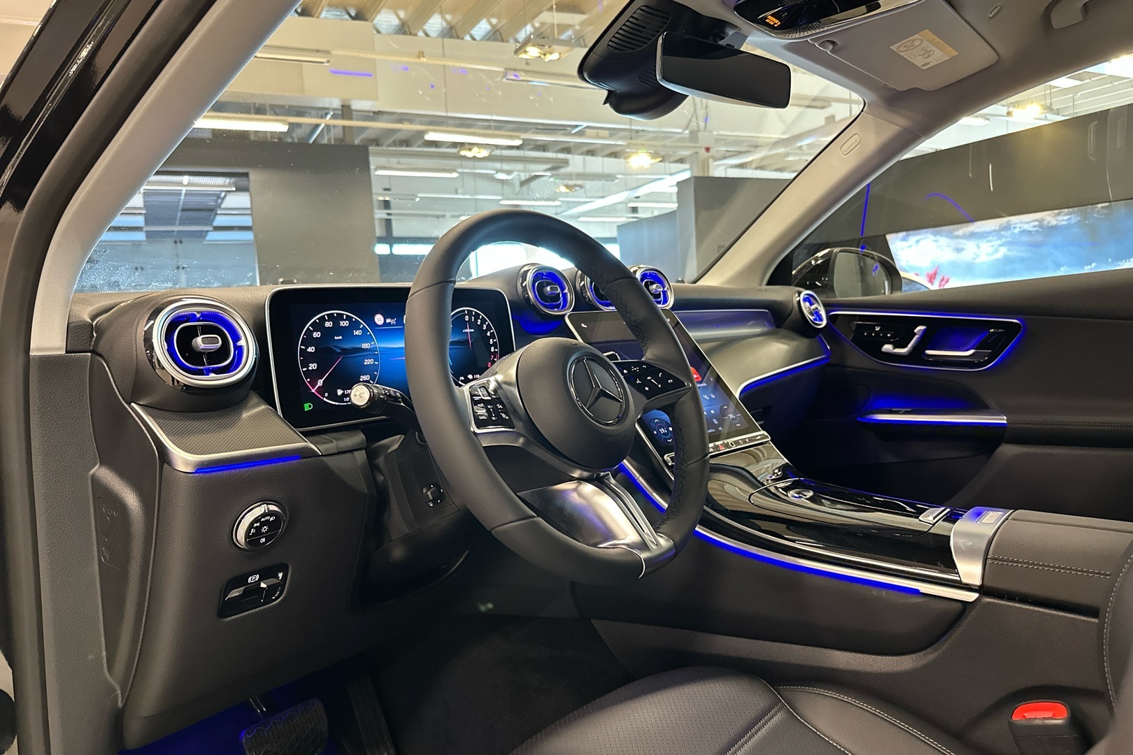 MERCEDES-BENZ GLC 2025