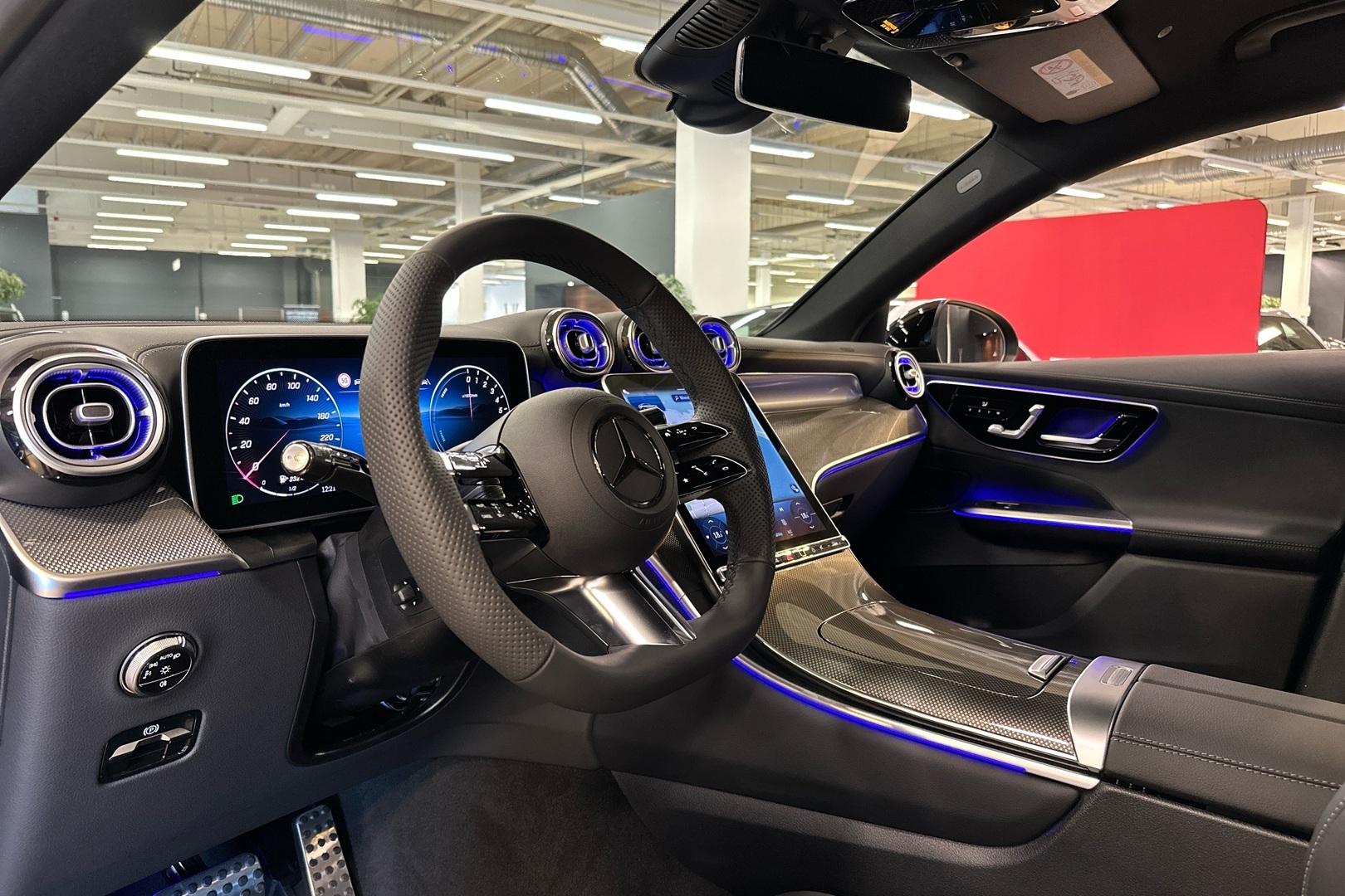 MERCEDES-BENZ GLC 2025