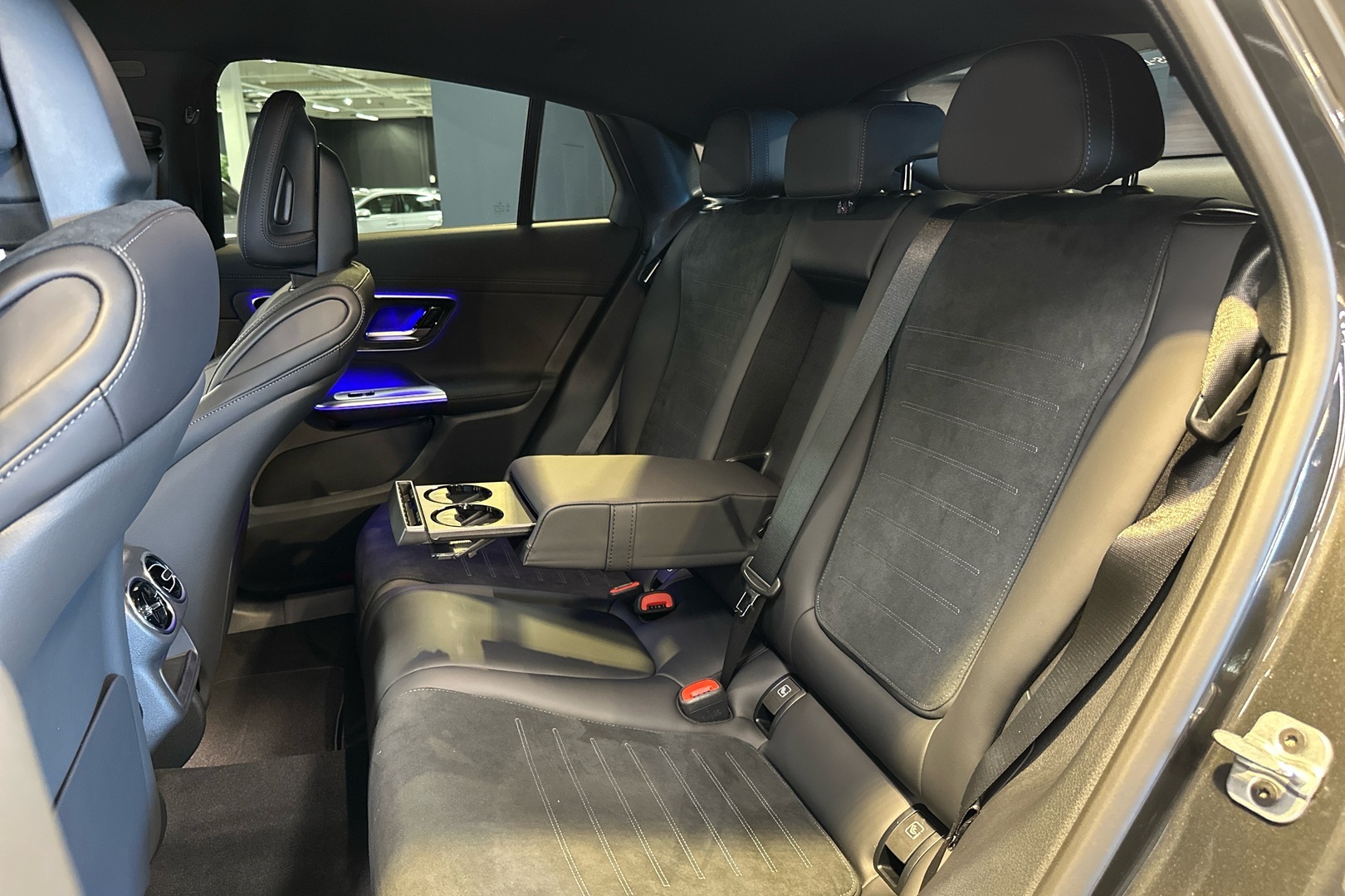 MERCEDES-BENZ GLC 2025