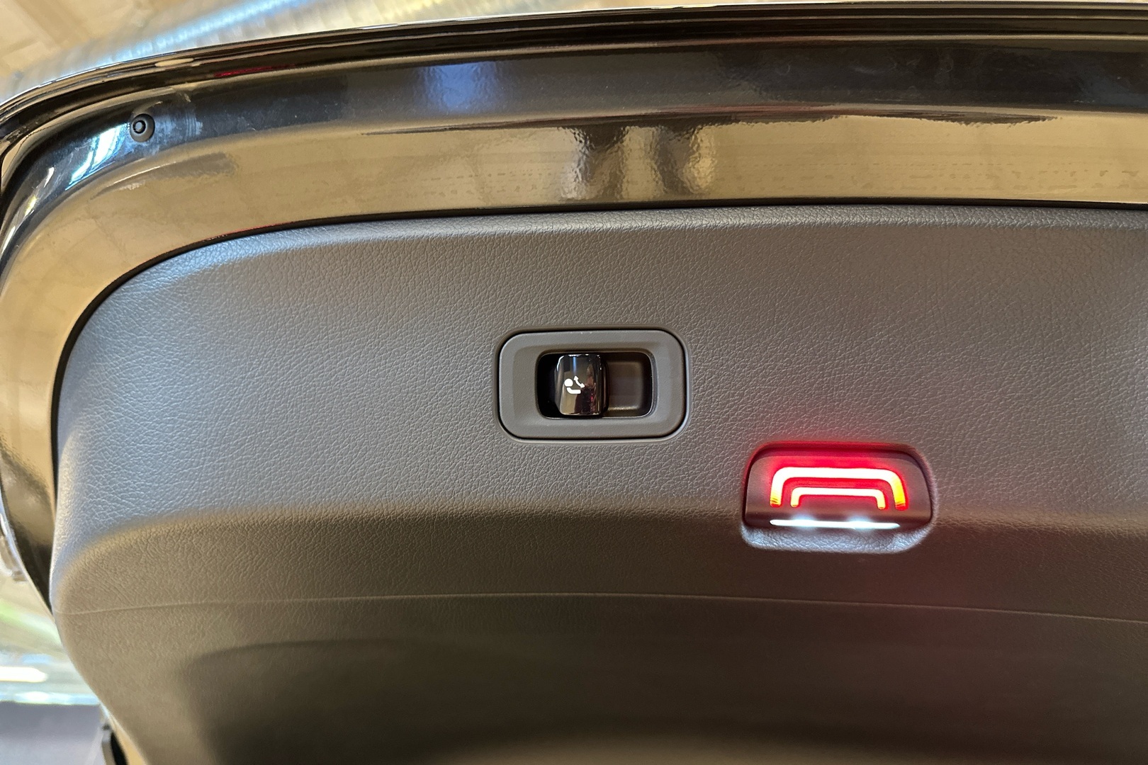 MERCEDES-BENZ GLC 2025