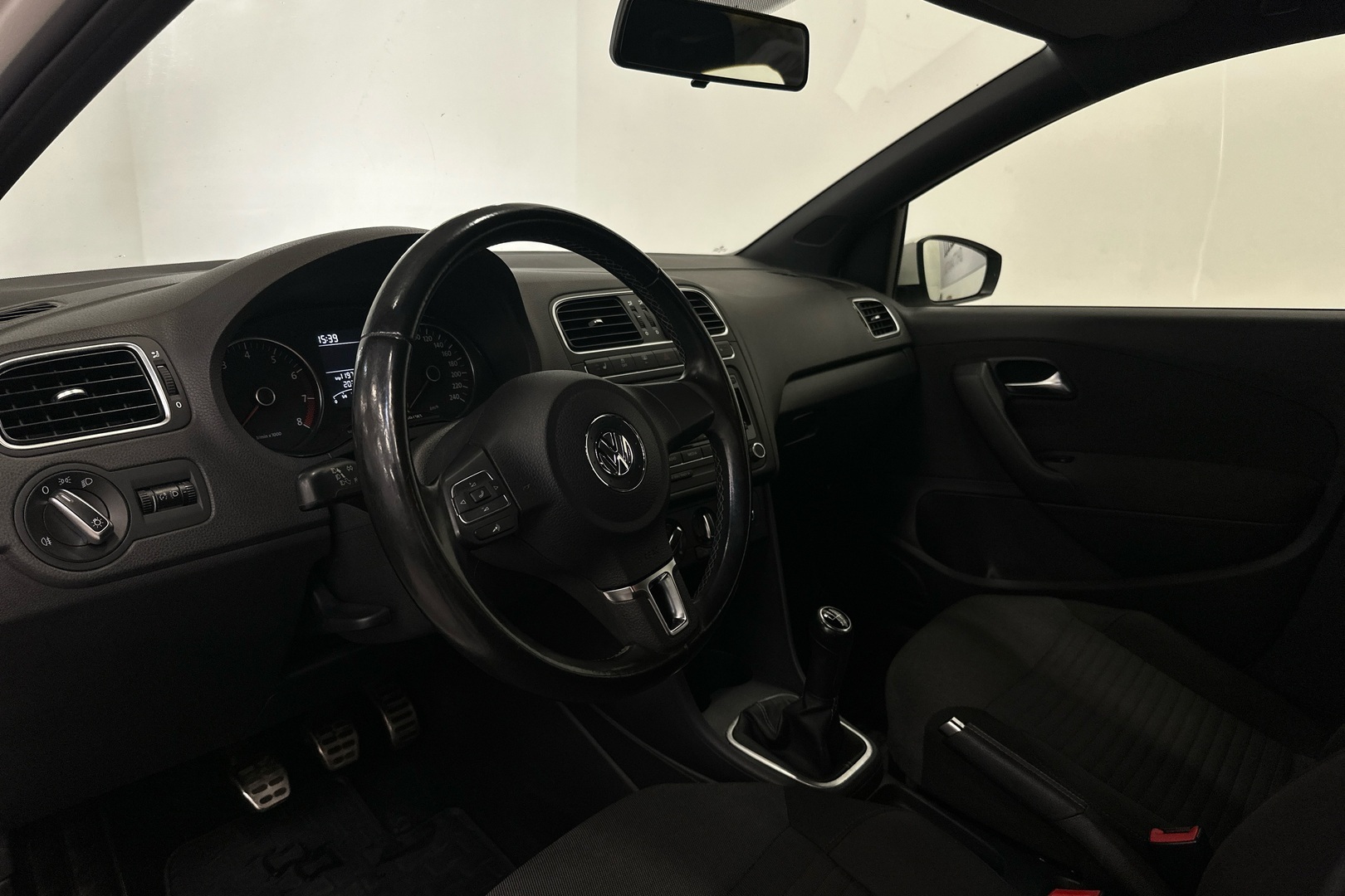 VOLKSWAGEN Polo 2011