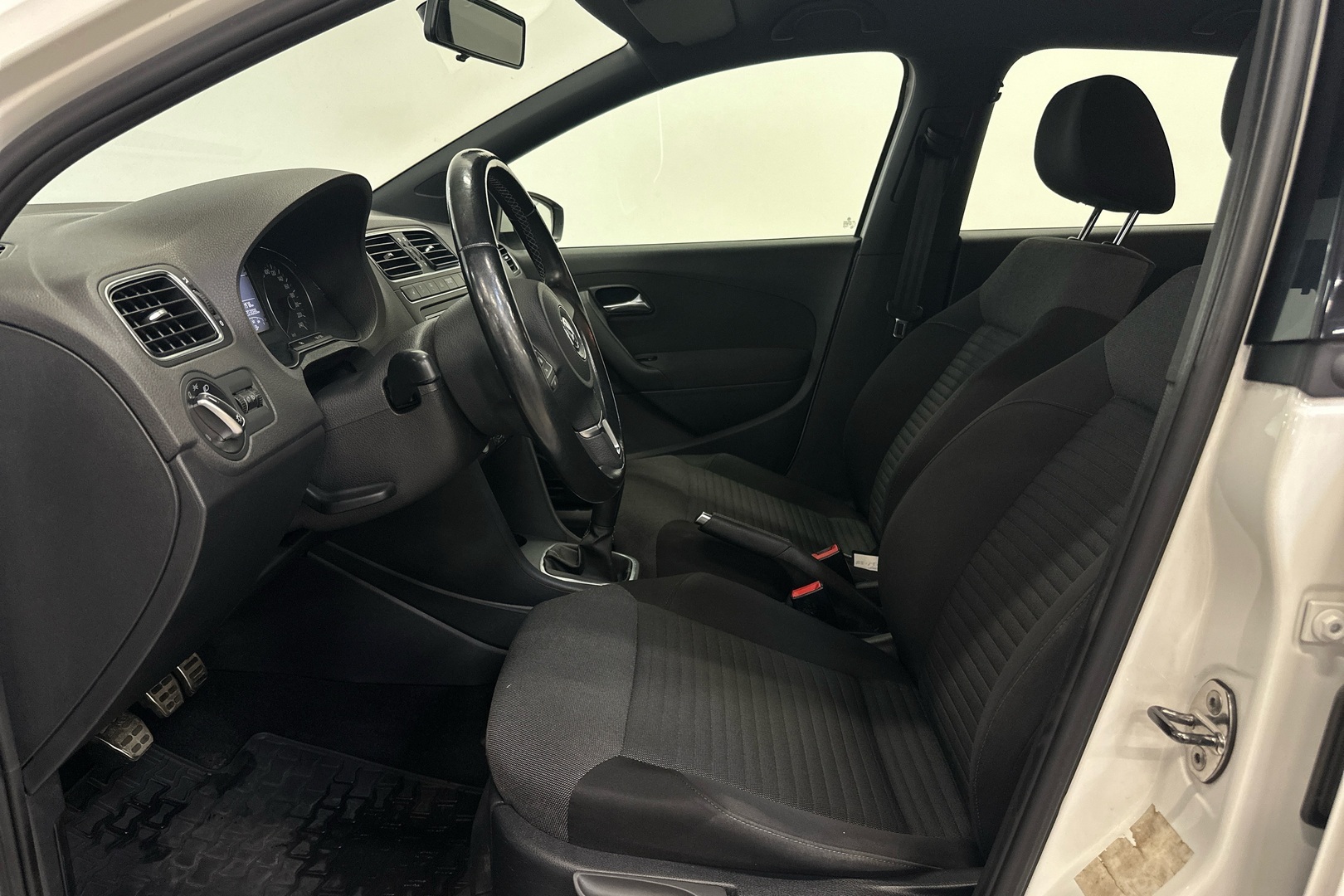 VOLKSWAGEN Polo 2011