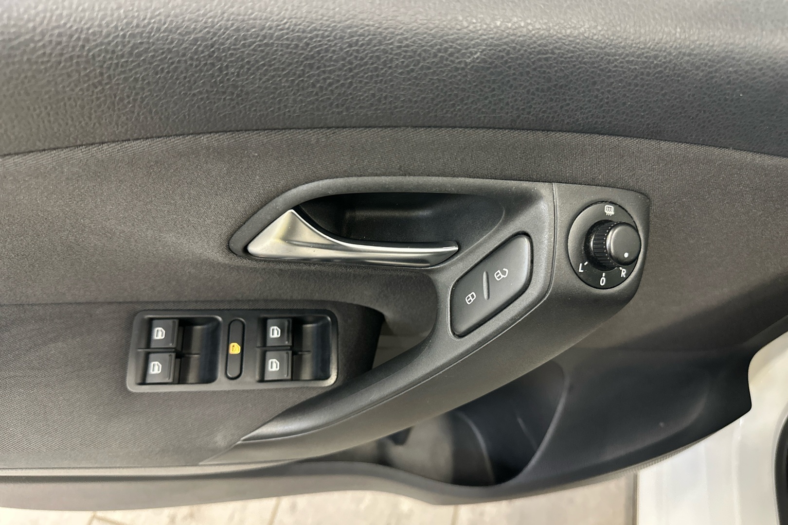 VOLKSWAGEN Polo 2011