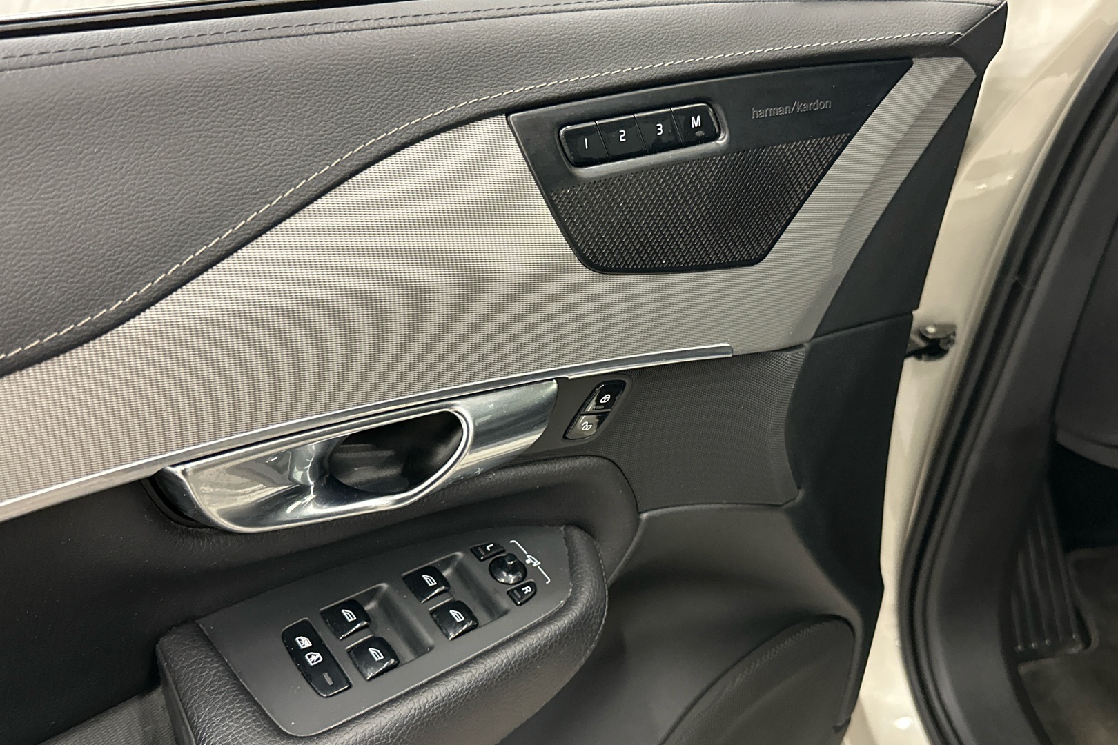 VOLVO XC90 2019