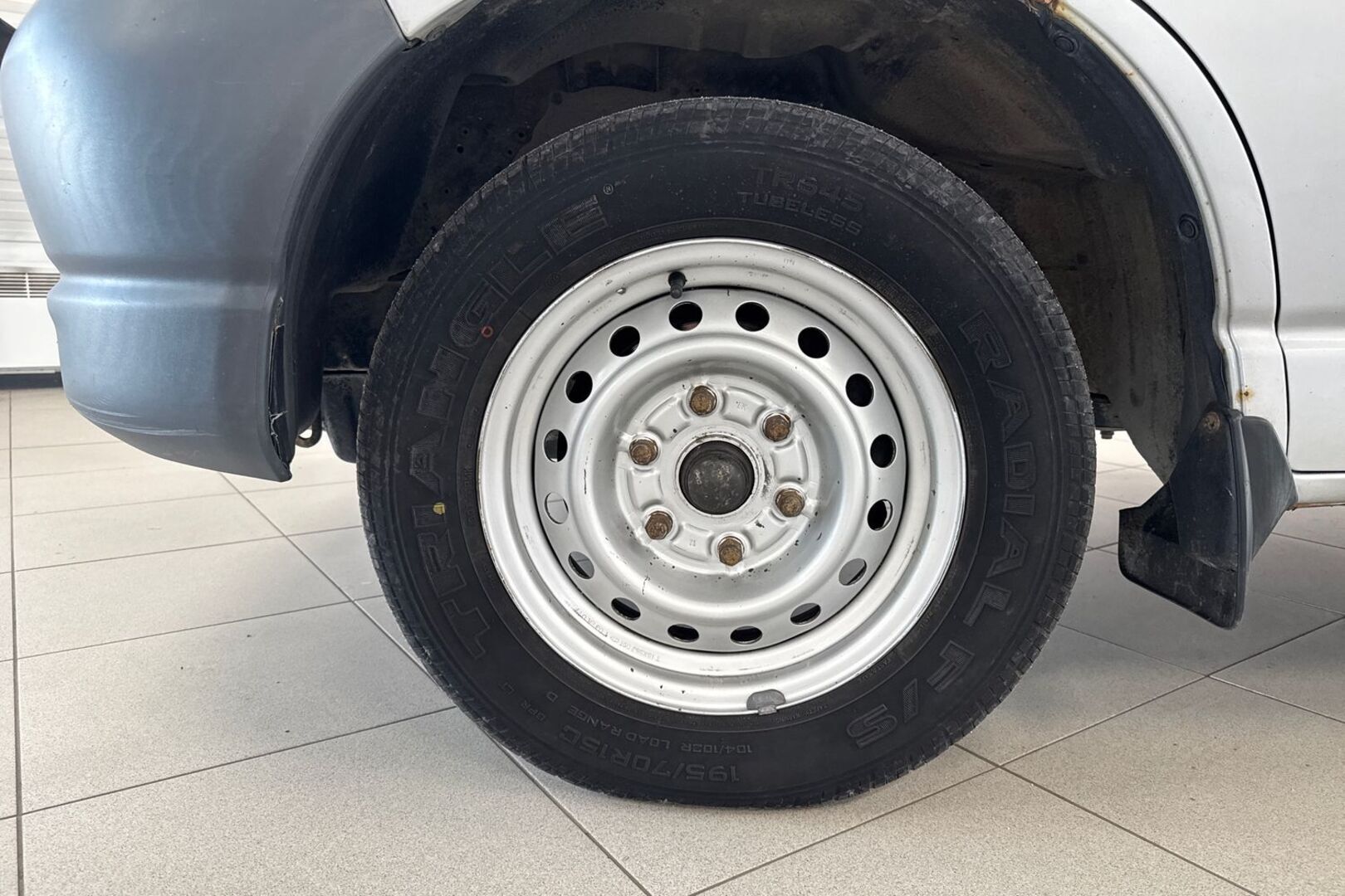 TOYOTA Hiace 12