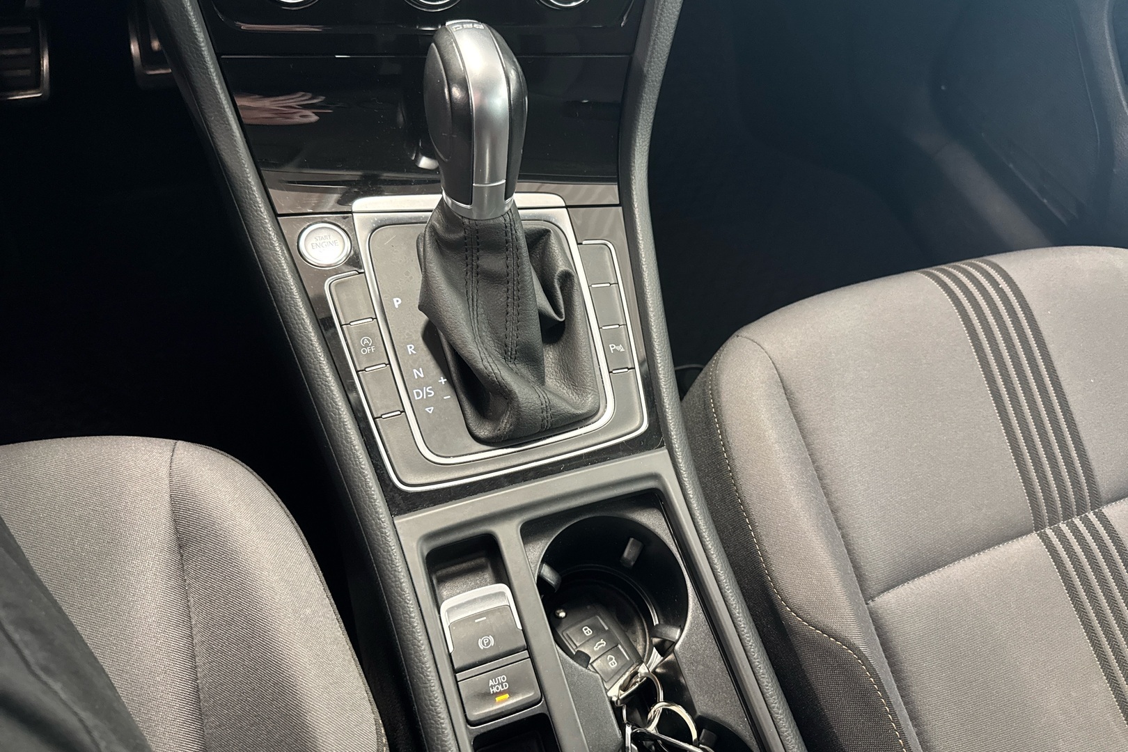 VOLKSWAGEN Golf 2017