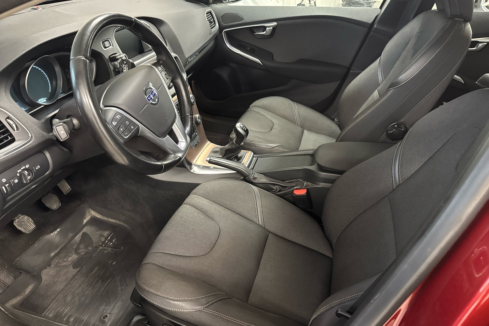 VOLVO V40 Cross Country 2014