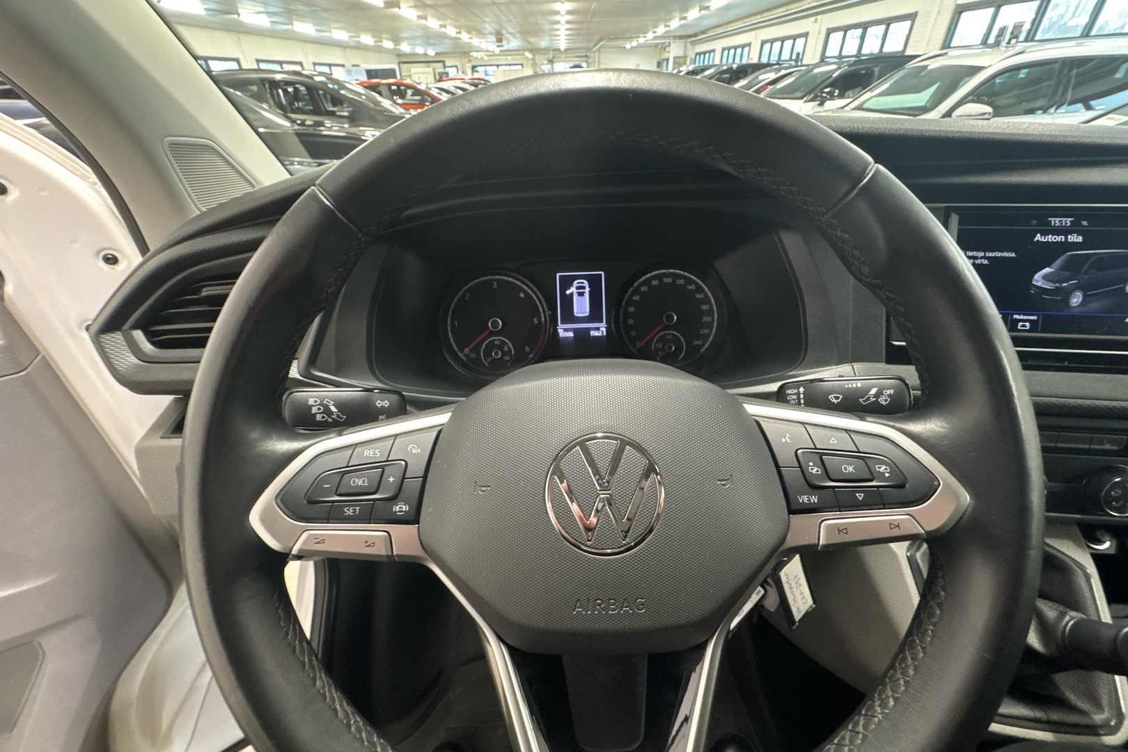 VOLKSWAGEN Transporter 2024