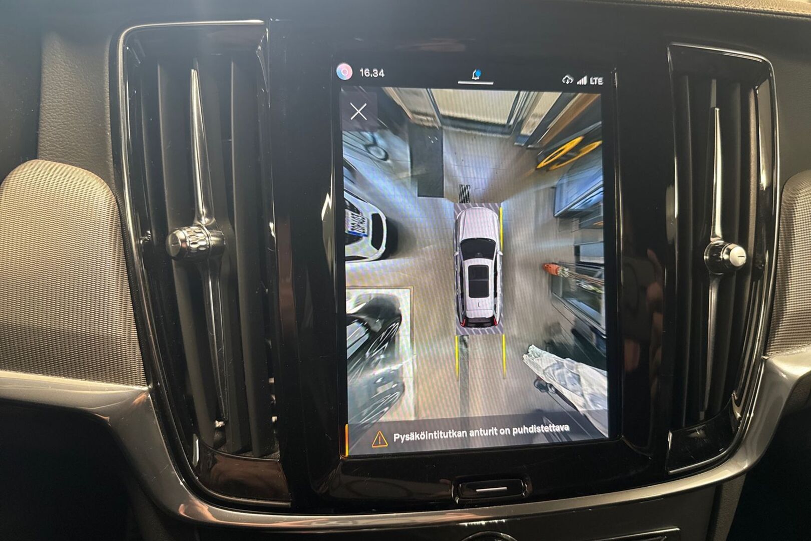 VOLVO V90 18