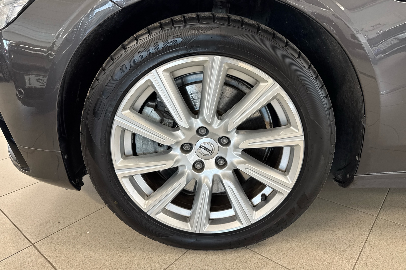 VOLVO V90 6