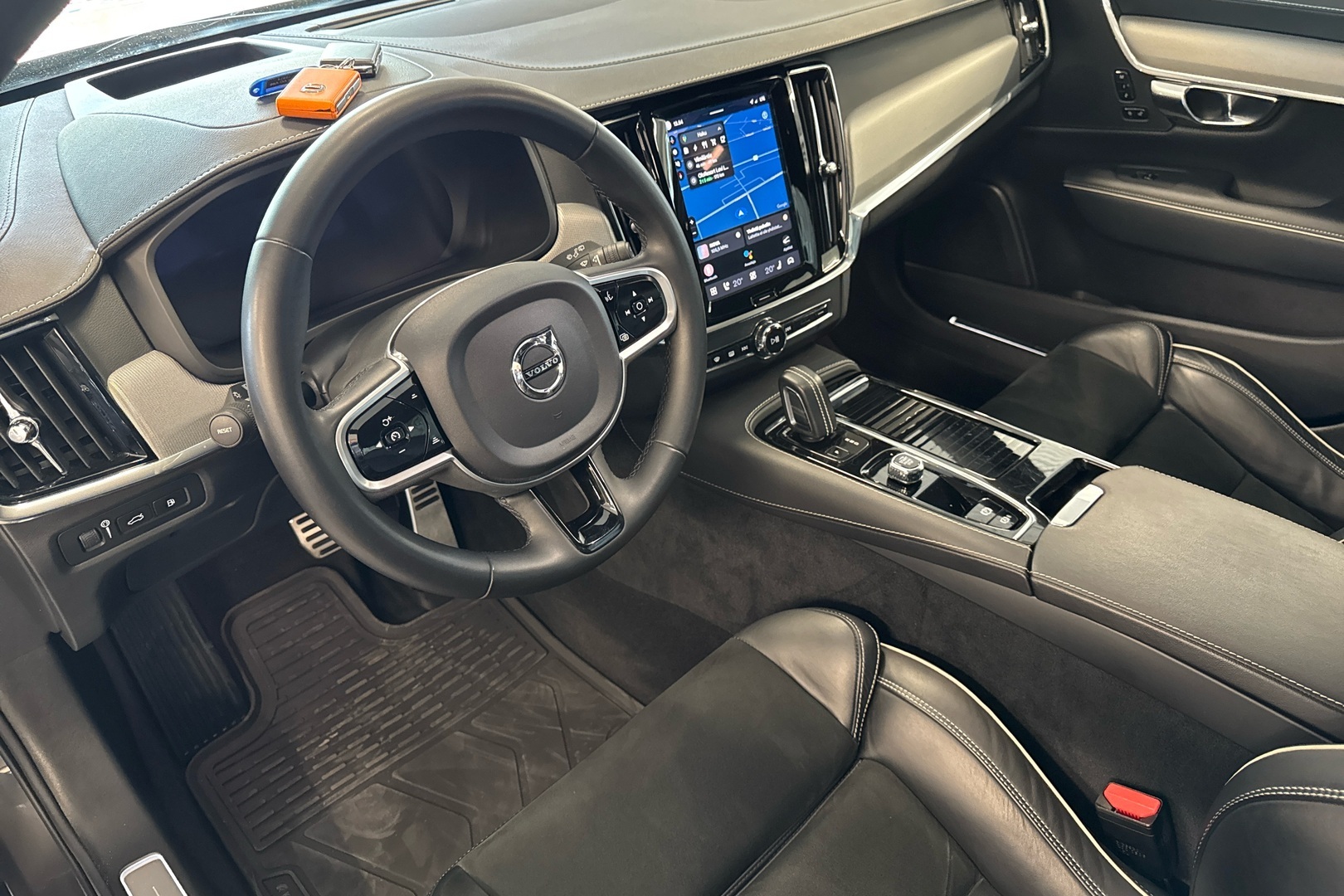 VOLVO V90 8