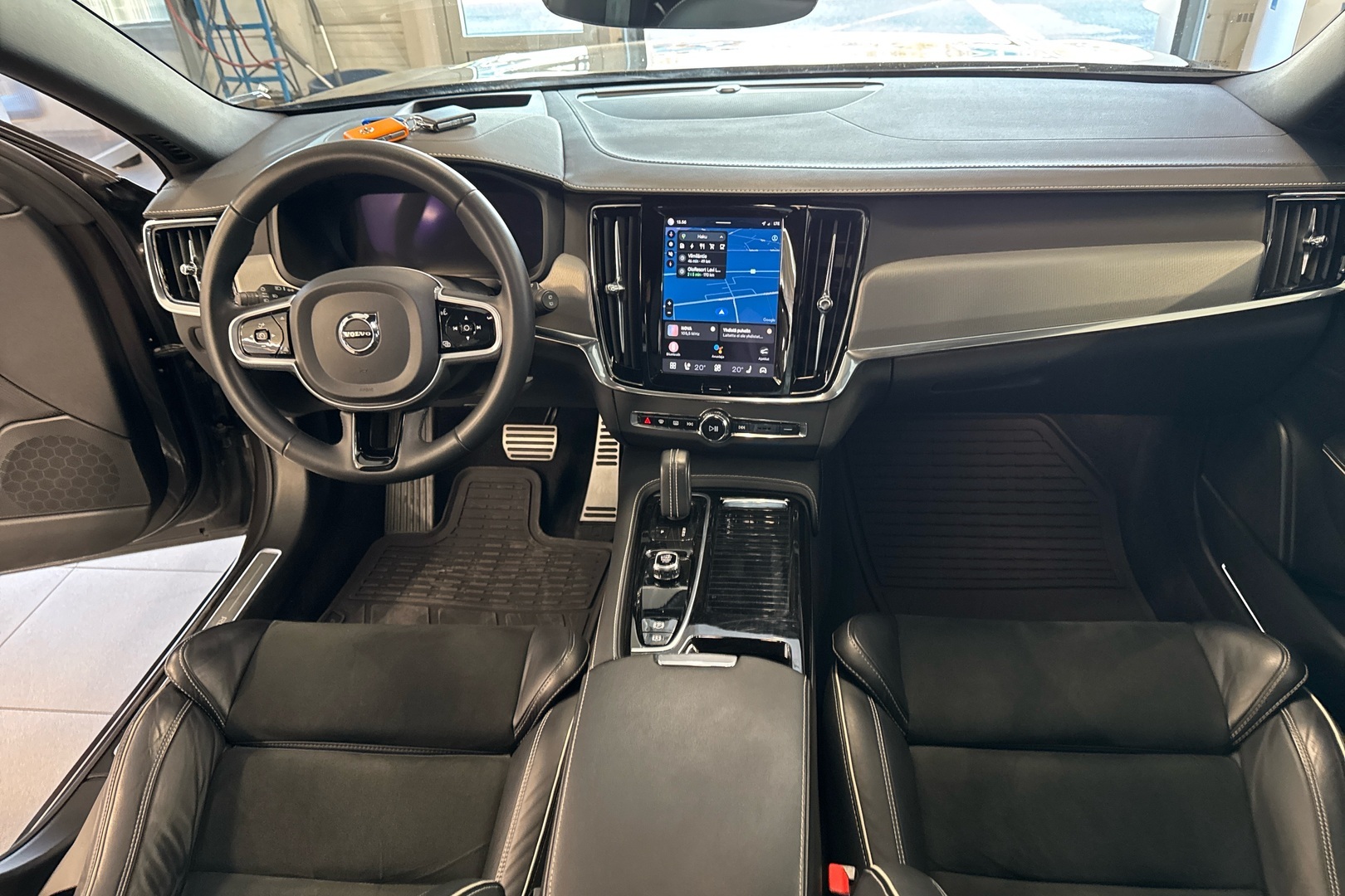 VOLVO V90 9