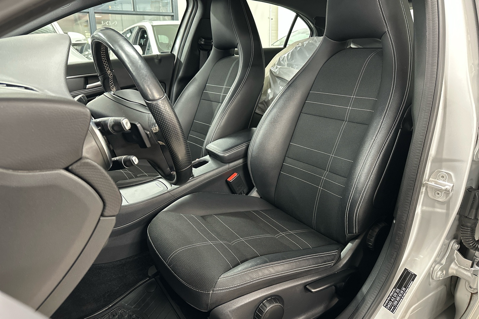 MERCEDES-BENZ A 2015