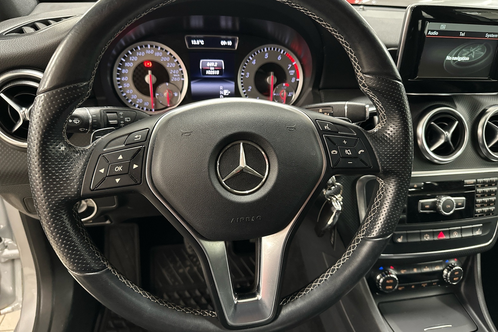 MERCEDES-BENZ A 2015