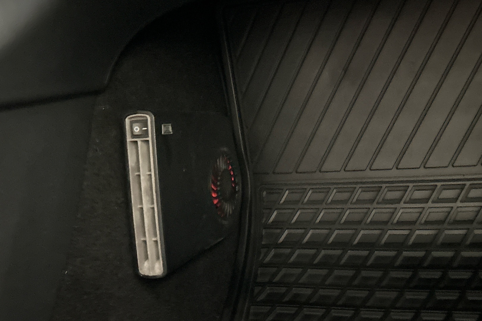 MERCEDES-BENZ A 2015