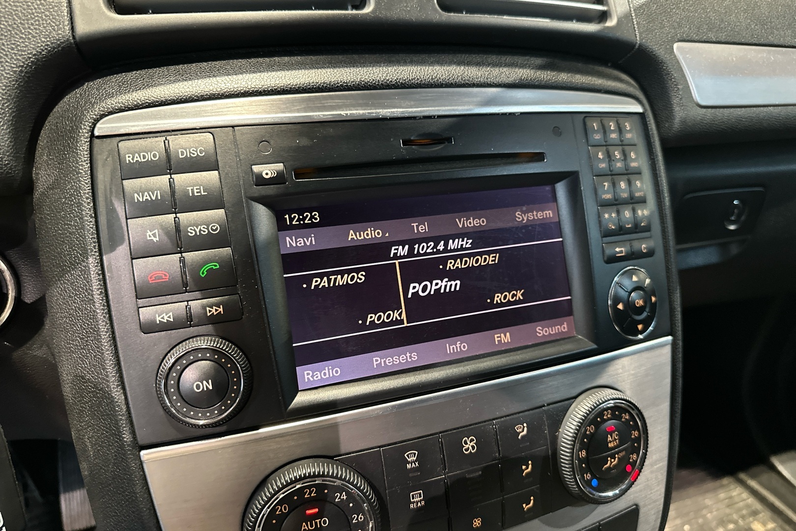 MERCEDES-BENZ R 2010