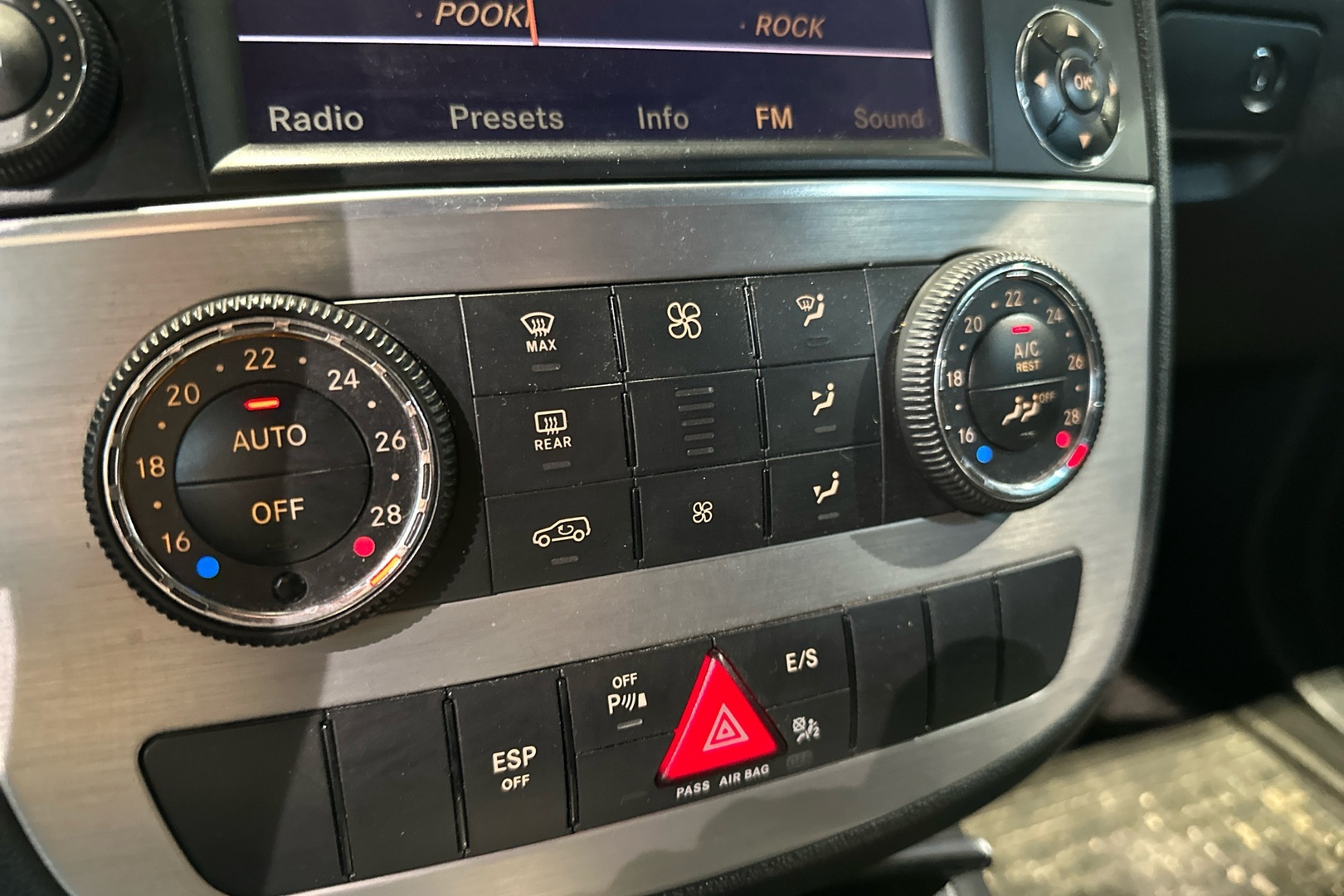 MERCEDES-BENZ R 2010