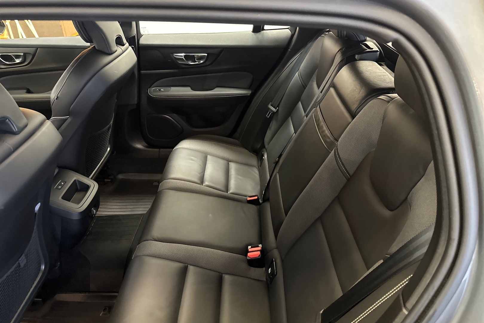 VOLVO V60 2020