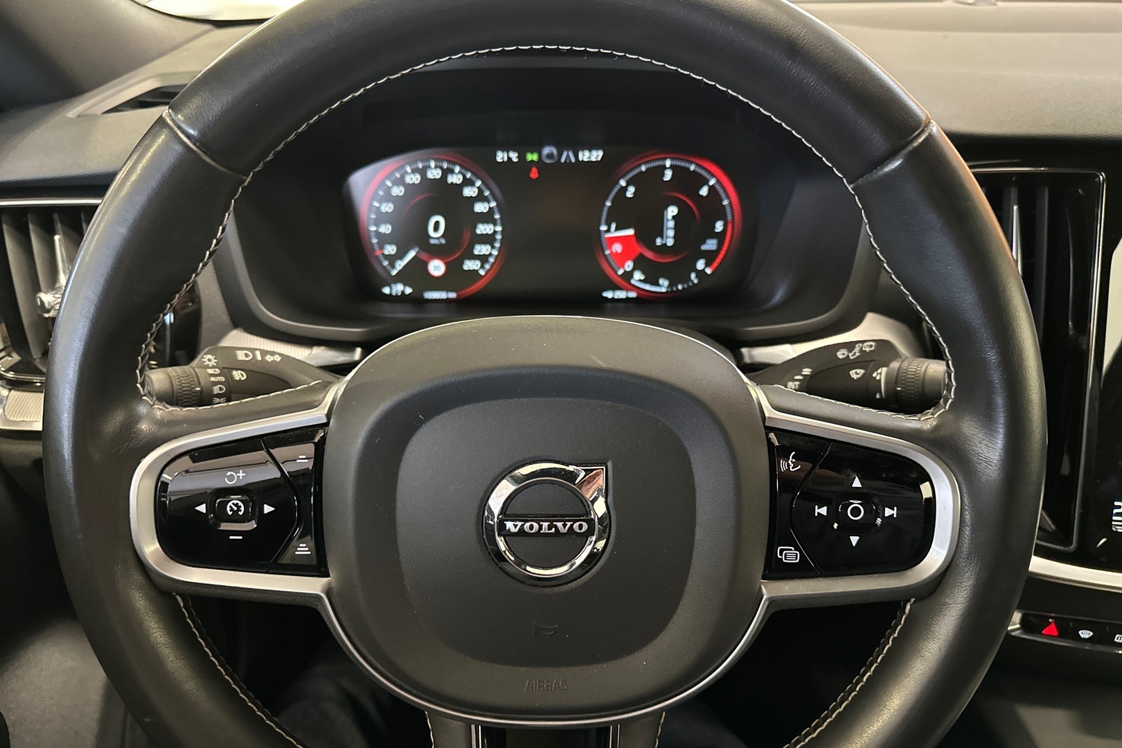 VOLVO V60 2020