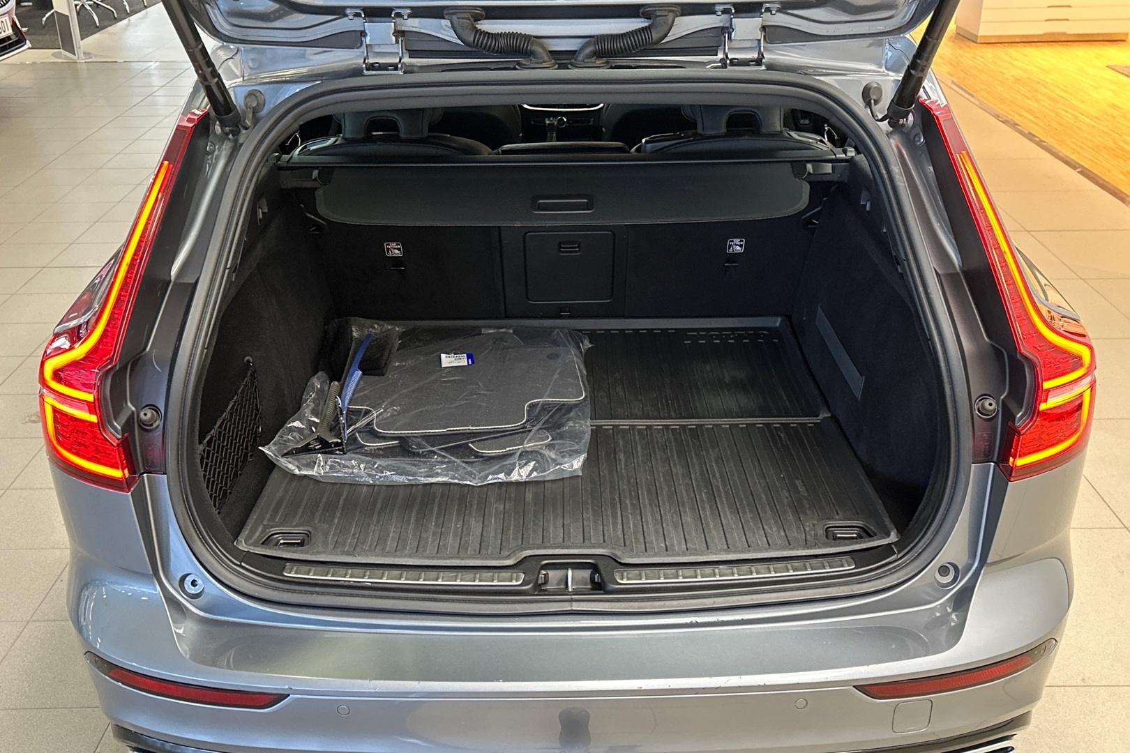 VOLVO V60 2020