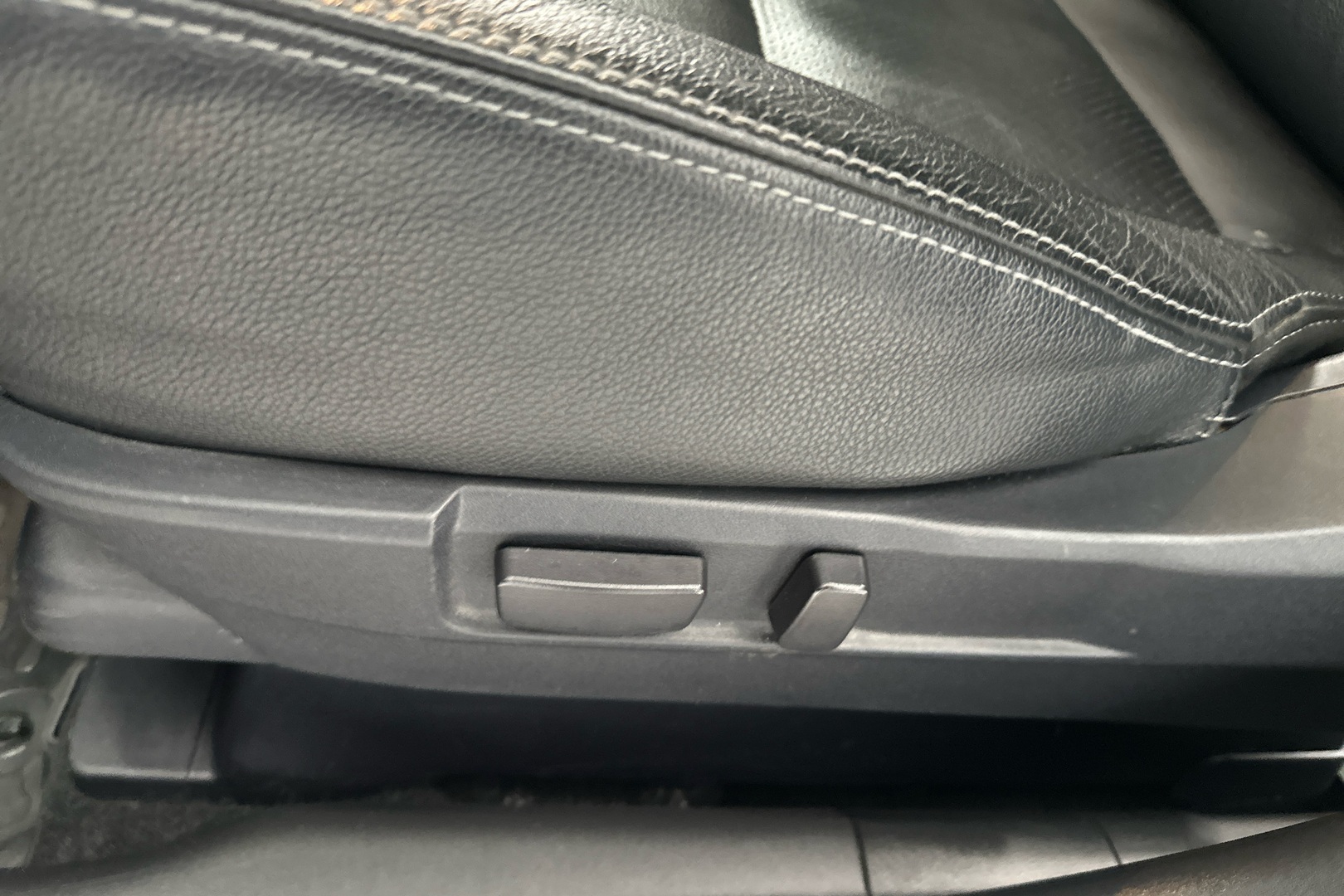 MITSUBISHI Outlander PHEV 2015